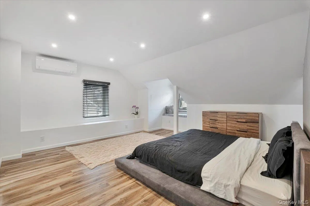 75 Oakland Avenue, Eastchester, NY, 4 Bedrooms Bedrooms, 9 Rooms Rooms,4 BathroomsBathrooms,Residential Lease,For Rent,Oakland,0,973780 75 Oakland Avenue, Eastchester, NY, 4 Bedrooms Bedrooms, 9 Rooms Rooms,4 BathroomsBathrooms,Residential Lease,For Rent,Oakland,0,973780