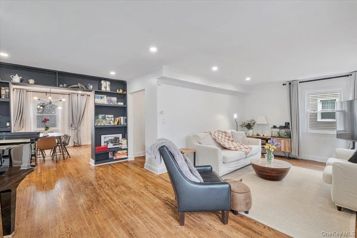 75 Oakland Avenue, Eastchester, NY, 4 Bedrooms Bedrooms, 9 Rooms Rooms,4 BathroomsBathrooms,Residential Lease,For Rent,Oakland,0,973780 75 Oakland Avenue, Eastchester, NY, 4 Bedrooms Bedrooms, 9 Rooms Rooms,4 BathroomsBathrooms,Residential Lease,For Rent,Oakland,0,973780