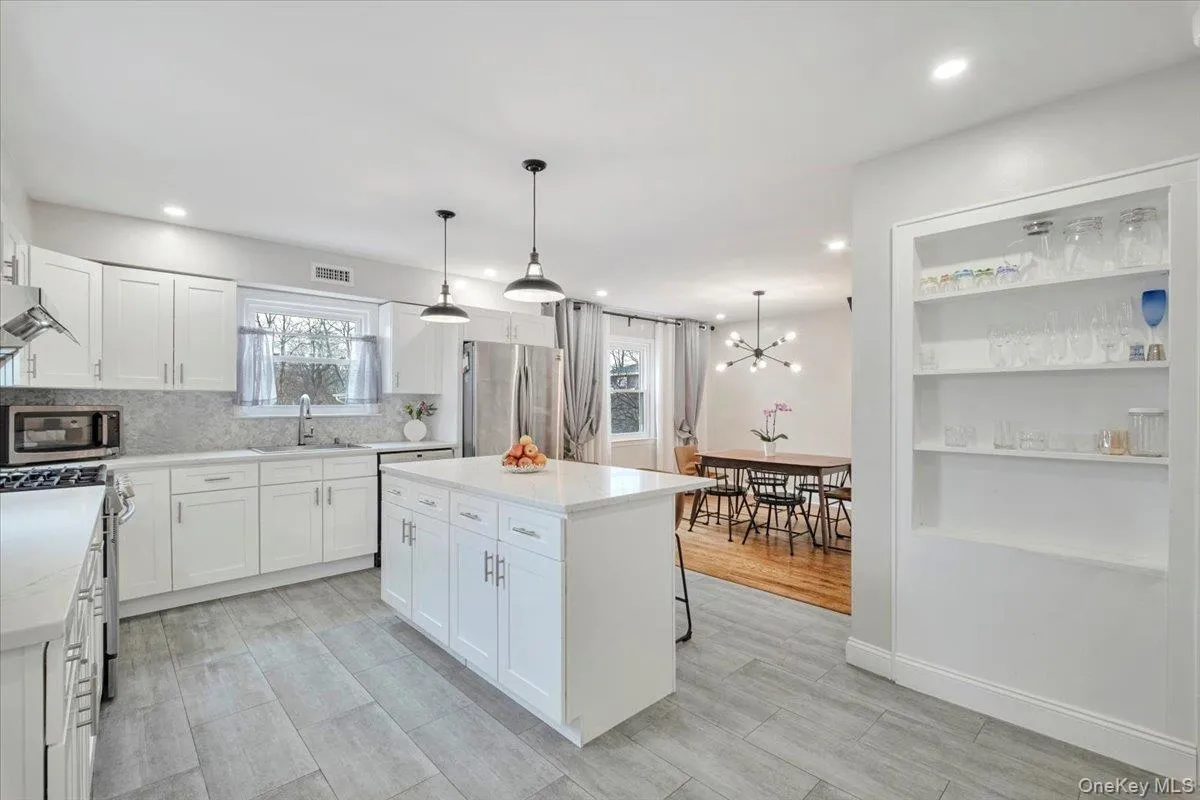 75 Oakland Avenue, Eastchester, NY, 4 Bedrooms Bedrooms, 9 Rooms Rooms,4 BathroomsBathrooms,Residential Lease,For Rent,Oakland,0,973780 75 Oakland Avenue, Eastchester, NY, 4 Bedrooms Bedrooms, 9 Rooms Rooms,4 BathroomsBathrooms,Residential Lease,For Rent,Oakland,0,973780