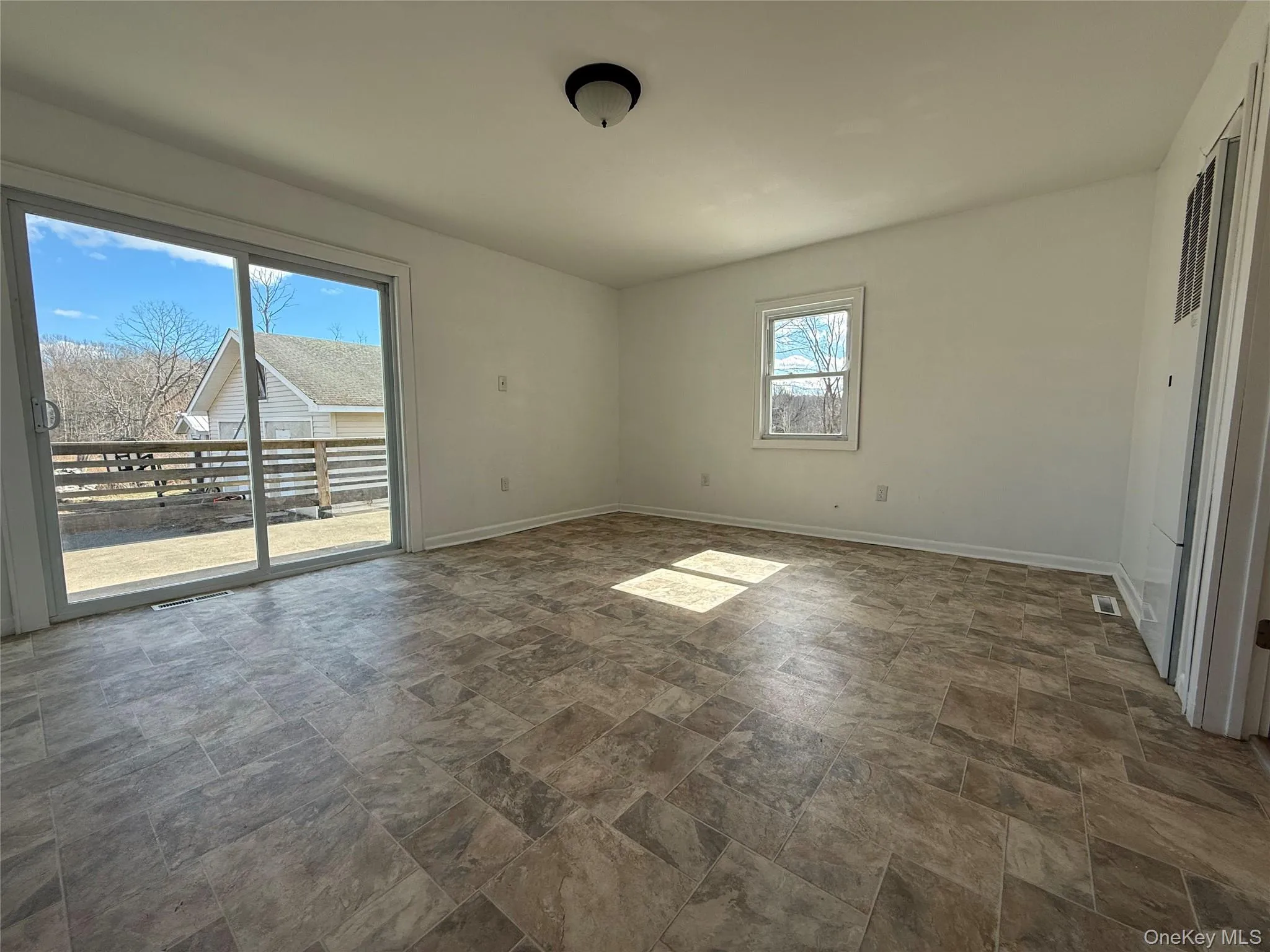 657 Eatontown Road, Port Jervis, NY, 2 Bedrooms Bedrooms, 5 Rooms Rooms,1 BathroomBathrooms,Residential Lease,For Rent,Eatontown,0,973781 657 Eatontown Road, Port Jervis, NY, 2 Bedrooms Bedrooms, 5 Rooms Rooms,1 BathroomBathrooms,Residential Lease,For Rent,Eatontown,0,973781