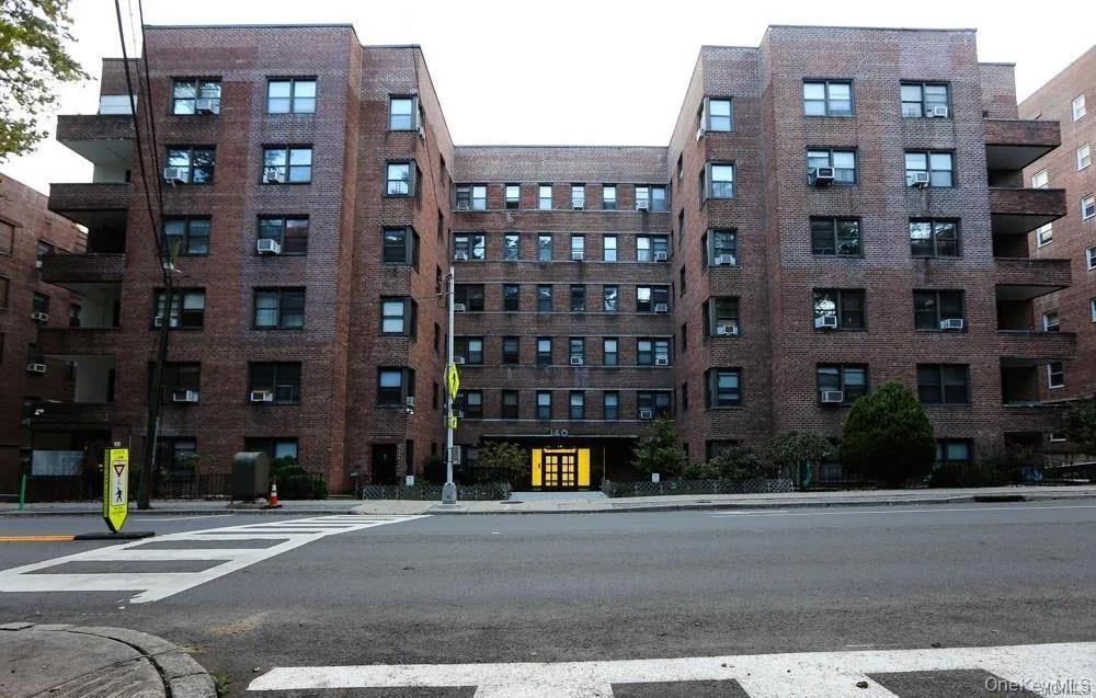 140 Hartsdale Avenue, Greenburgh, NY, 2 Bedrooms Bedrooms, 4 Rooms Rooms,1 BathroomBathrooms,Residential Lease,For Rent,Hartsdale,0,973797 140 Hartsdale Avenue, Greenburgh, NY, 2 Bedrooms Bedrooms, 4 Rooms Rooms,1 BathroomBathrooms,Residential Lease,For Rent,Hartsdale,0,973797