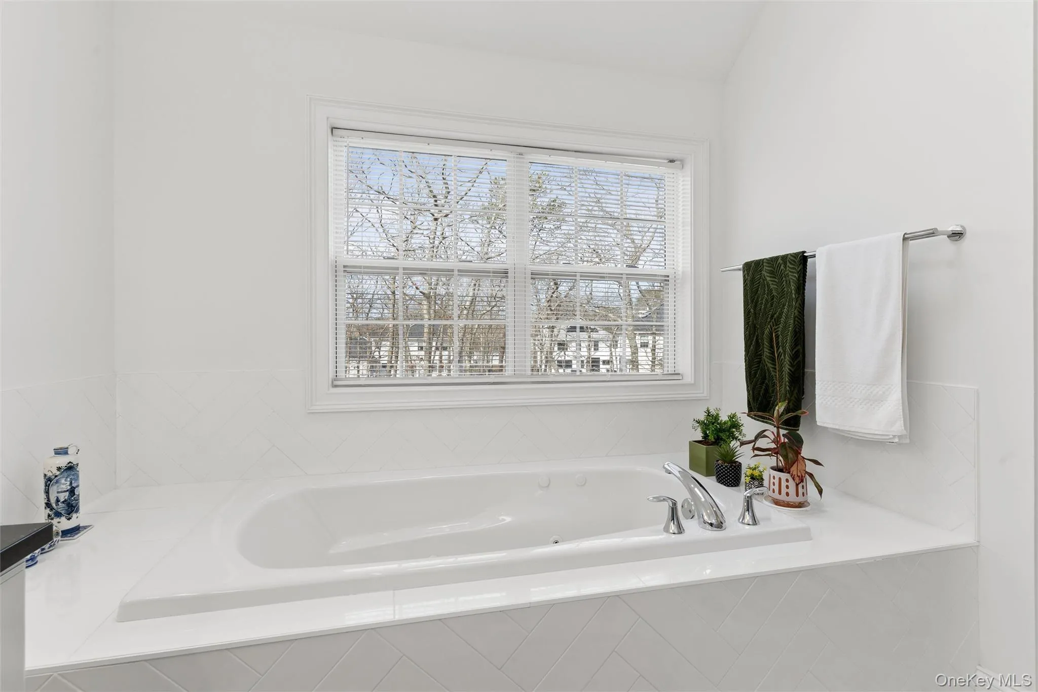 16 Gateway Court, Southampton, NY, 5 Bedrooms Bedrooms, 10 Rooms Rooms,4 BathroomsBathrooms,Residential Lease,For Rent,Gateway,0,973807 16 Gateway Court, Southampton, NY, 5 Bedrooms Bedrooms, 10 Rooms Rooms,4 BathroomsBathrooms,Residential Lease,For Rent,Gateway,0,973807