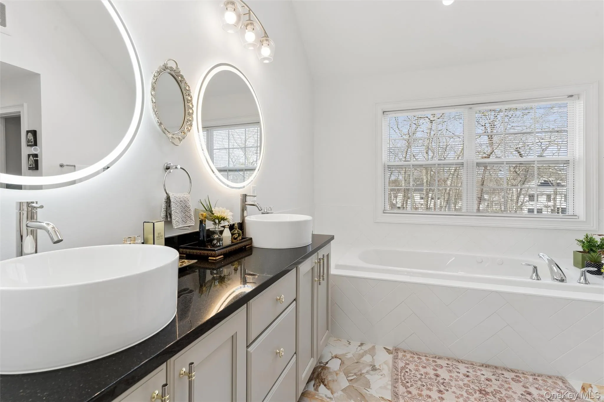 16 Gateway Court, Southampton, NY, 5 Bedrooms Bedrooms, 10 Rooms Rooms,4 BathroomsBathrooms,Residential Lease,For Rent,Gateway,0,973807 16 Gateway Court, Southampton, NY, 5 Bedrooms Bedrooms, 10 Rooms Rooms,4 BathroomsBathrooms,Residential Lease,For Rent,Gateway,0,973807