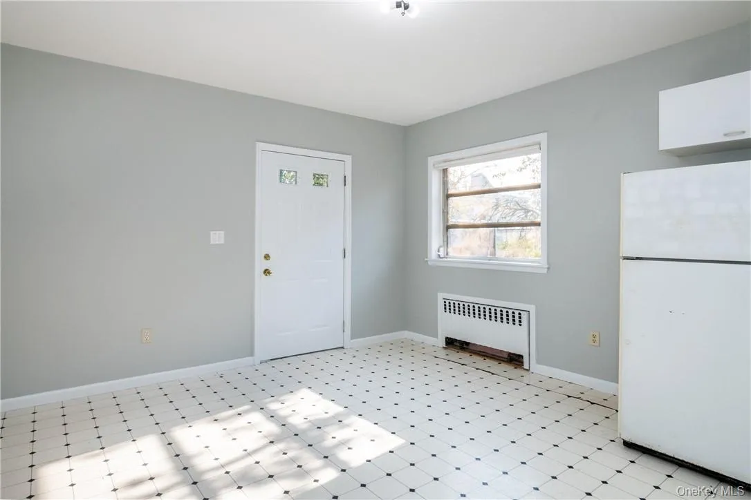 274 Lockwood Avenue, New Rochelle, NY, 2 Bedrooms Bedrooms, 4 Rooms Rooms,1 BathroomBathrooms,Residential Lease,For Rent,Lockwood,0,973827 274 Lockwood Avenue, New Rochelle, NY, 2 Bedrooms Bedrooms, 4 Rooms Rooms,1 BathroomBathrooms,Residential Lease,For Rent,Lockwood,0,973827