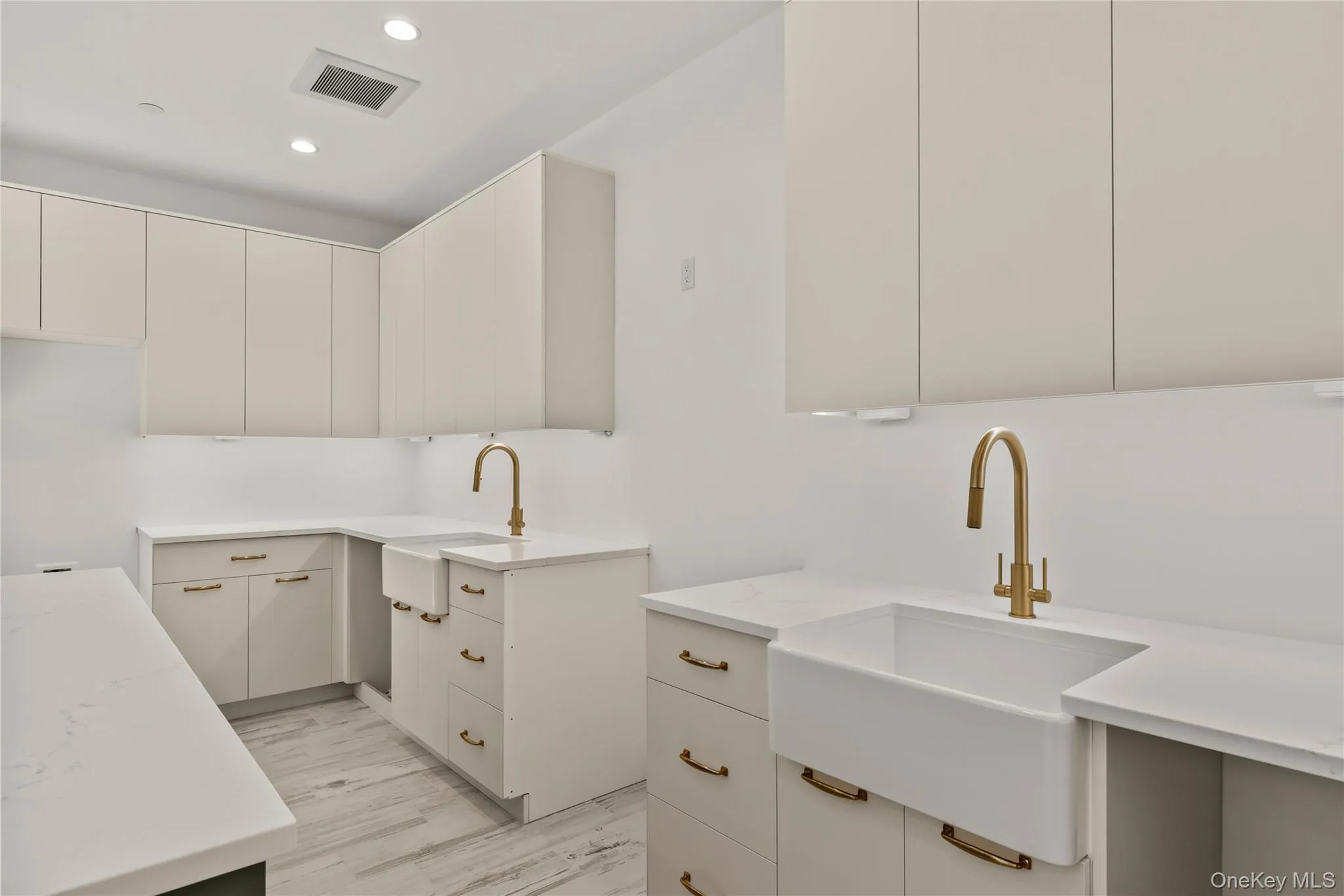 23 Singer Avenue, Ramapo, NY, 9 Bedrooms Bedrooms, 15 Rooms Rooms,5 BathroomsBathrooms,Residential,For Rent,Singer,0,973840 23 Singer Avenue, Ramapo, NY, 9 Bedrooms Bedrooms, 15 Rooms Rooms,5 BathroomsBathrooms,Residential,For Rent,Singer,0,973840