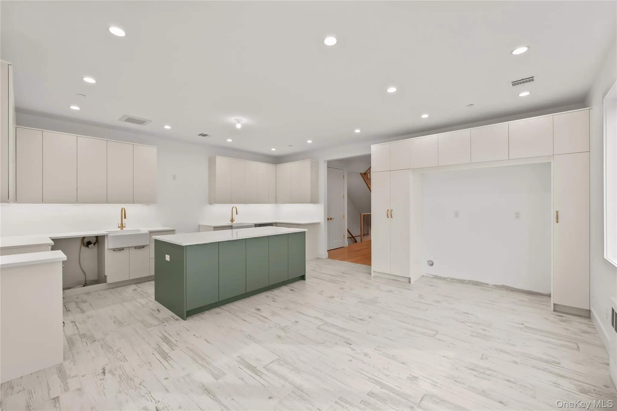 23 Singer Avenue, Ramapo, NY, 9 Bedrooms Bedrooms, 15 Rooms Rooms,5 BathroomsBathrooms,Residential,For Rent,Singer,0,973840 23 Singer Avenue, Ramapo, NY, 9 Bedrooms Bedrooms, 15 Rooms Rooms,5 BathroomsBathrooms,Residential,For Rent,Singer,0,973840