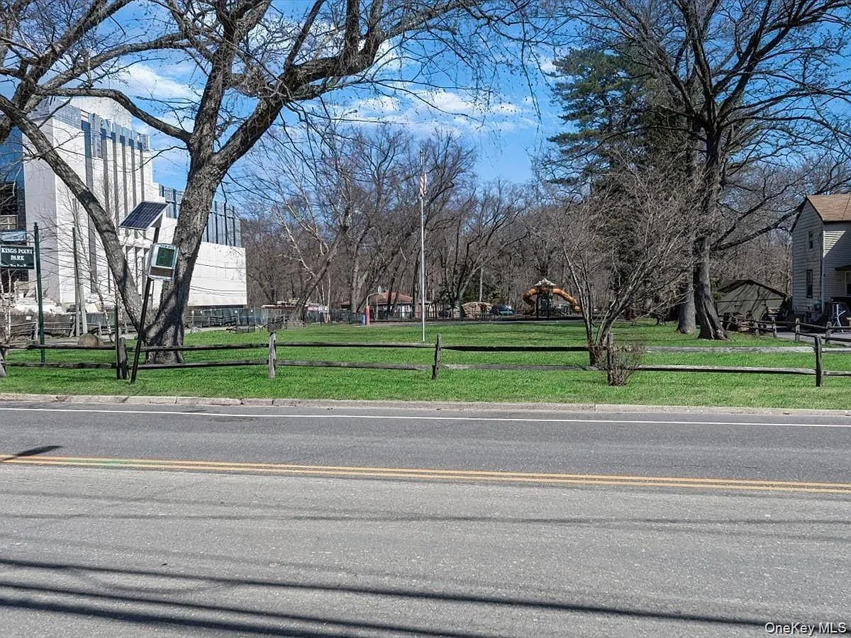 2 Pickwood Lane, North Hempstead, NY, 4 Bedrooms Bedrooms, 8 Rooms Rooms,2 BathroomsBathrooms,Residential,For Rent,Pickwood,0,973845 2 Pickwood Lane, North Hempstead, NY, 4 Bedrooms Bedrooms, 8 Rooms Rooms,2 BathroomsBathrooms,Residential,For Rent,Pickwood,0,973845