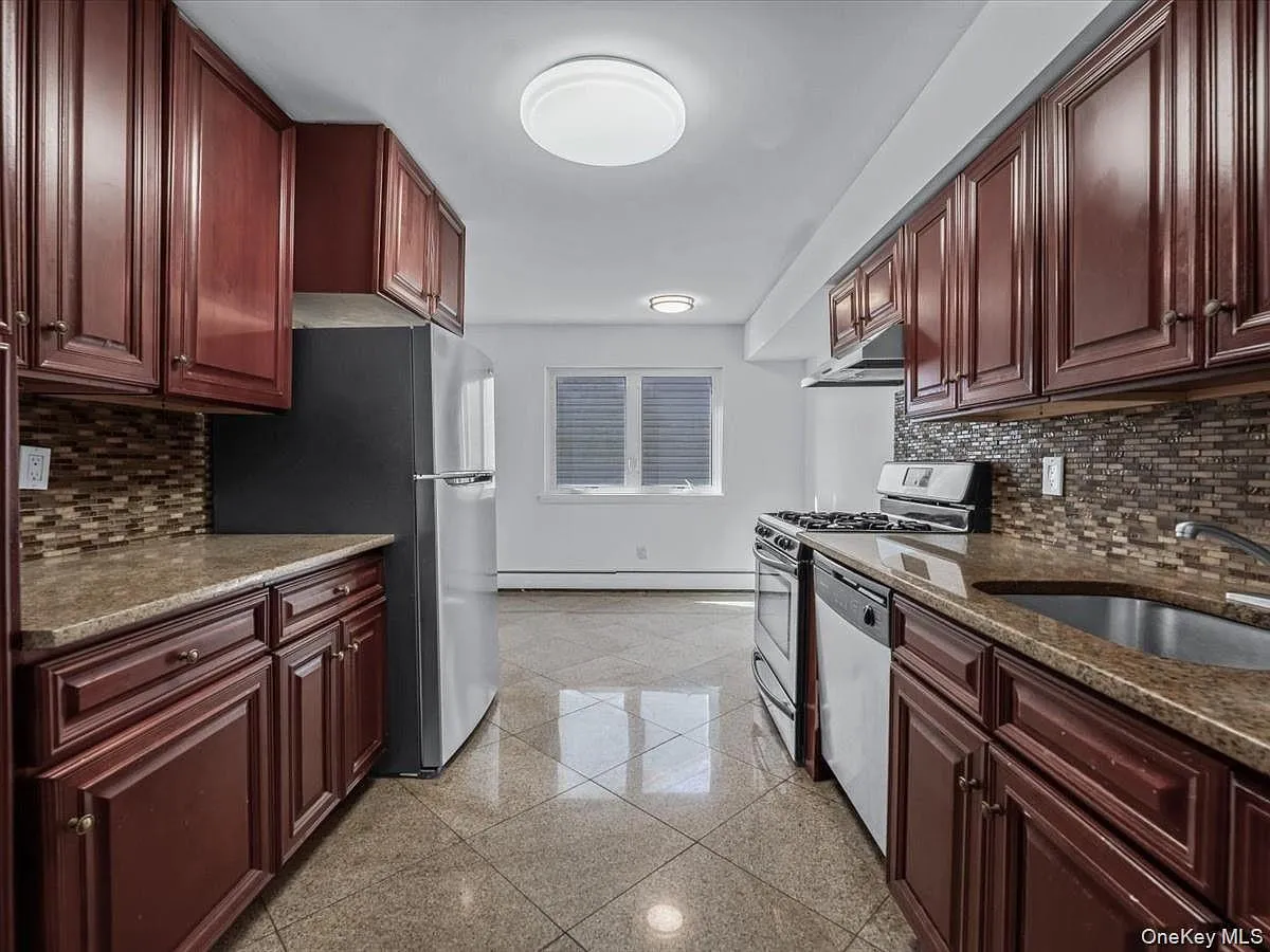 2 Pickwood Lane, North Hempstead, NY, 4 Bedrooms Bedrooms, 8 Rooms Rooms,2 BathroomsBathrooms,Residential,For Rent,Pickwood,0,973845 2 Pickwood Lane, North Hempstead, NY, 4 Bedrooms Bedrooms, 8 Rooms Rooms,2 BathroomsBathrooms,Residential,For Rent,Pickwood,0,973845
