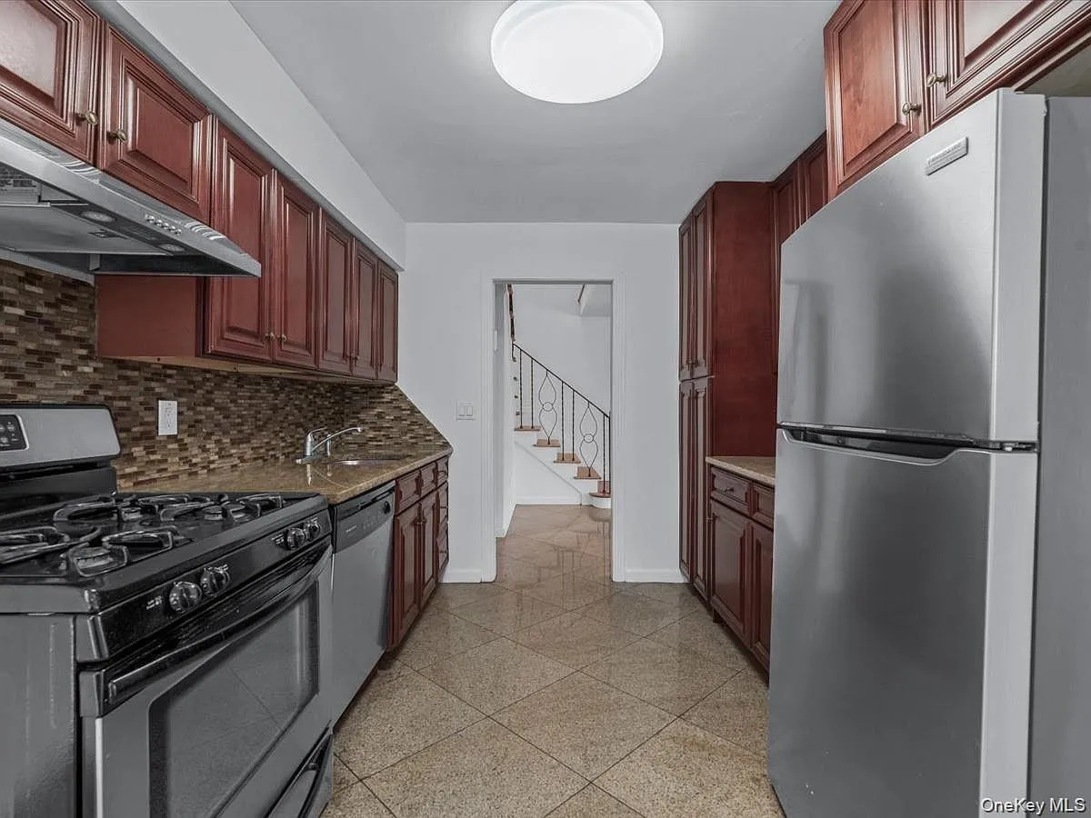 2 Pickwood Lane, North Hempstead, NY, 4 Bedrooms Bedrooms, 8 Rooms Rooms,2 BathroomsBathrooms,Residential,For Rent,Pickwood,0,973845 2 Pickwood Lane, North Hempstead, NY, 4 Bedrooms Bedrooms, 8 Rooms Rooms,2 BathroomsBathrooms,Residential,For Rent,Pickwood,0,973845