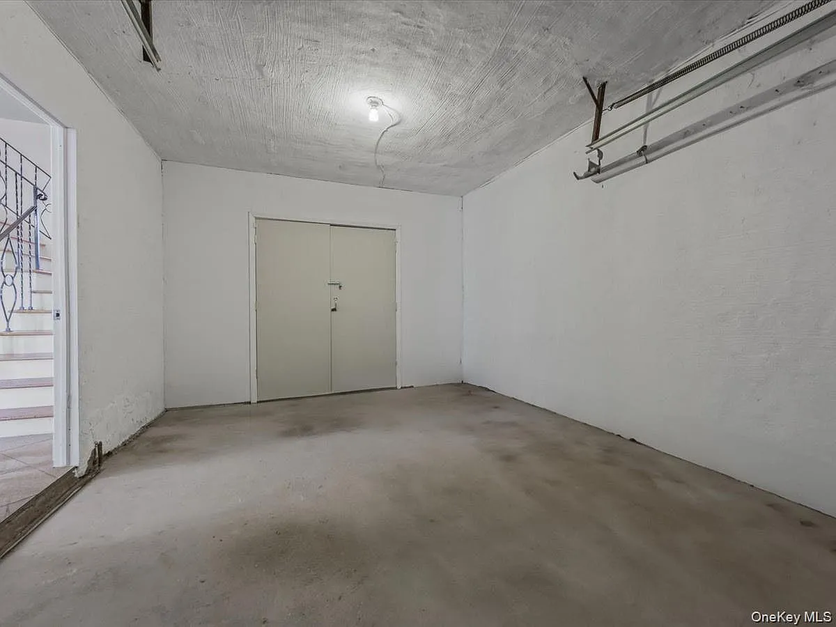 2 Pickwood Lane, North Hempstead, NY, 4 Bedrooms Bedrooms, 8 Rooms Rooms,2 BathroomsBathrooms,Residential,For Rent,Pickwood,0,973845 2 Pickwood Lane, North Hempstead, NY, 4 Bedrooms Bedrooms, 8 Rooms Rooms,2 BathroomsBathrooms,Residential,For Rent,Pickwood,0,973845