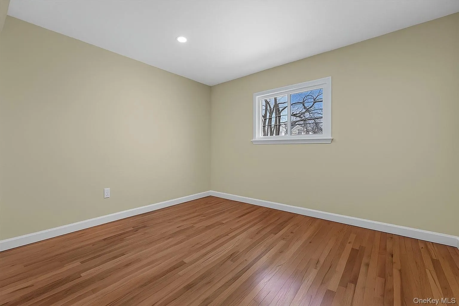 2 Pickwood Lane, North Hempstead, NY, 4 Bedrooms Bedrooms, 8 Rooms Rooms,2 BathroomsBathrooms,Residential,For Rent,Pickwood,0,973845 2 Pickwood Lane, North Hempstead, NY, 4 Bedrooms Bedrooms, 8 Rooms Rooms,2 BathroomsBathrooms,Residential,For Rent,Pickwood,0,973845
