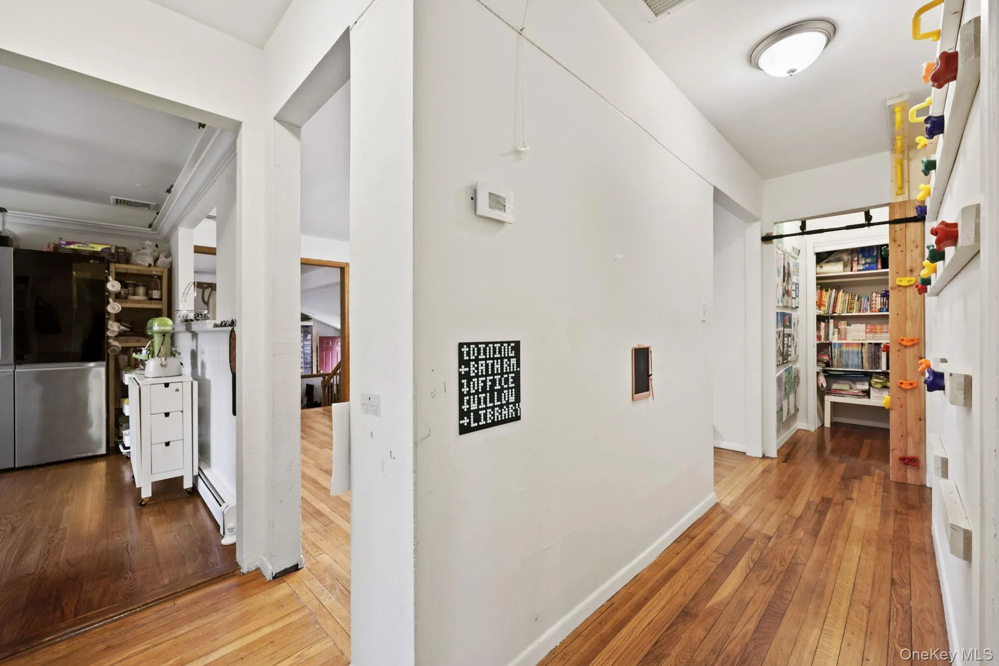 Hallway connecting all the bedrooms. Hallway connecting all the bedrooms.