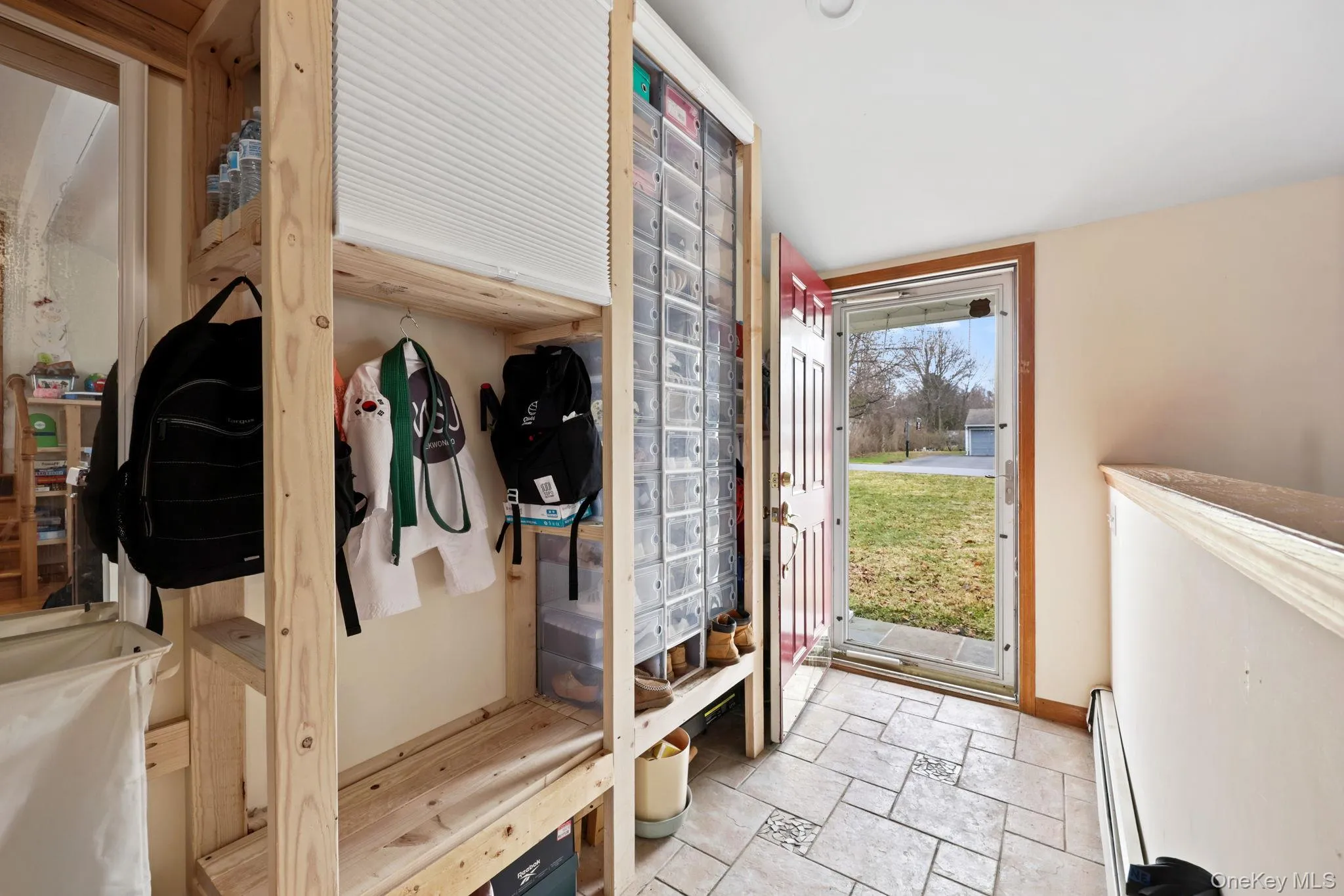 Entry foyer. Entry foyer.