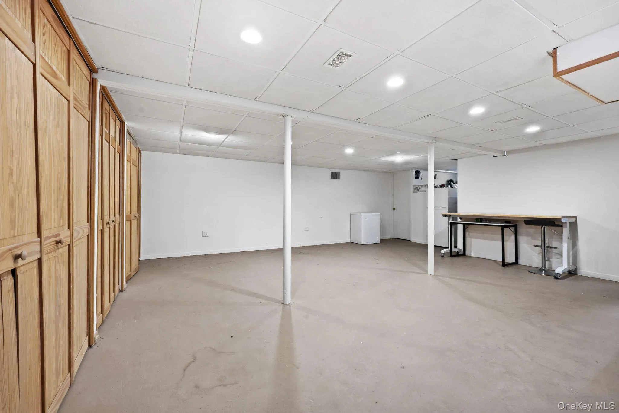Great space for a home gym, family space, or home office. Great space for a home gym, family space, or home office.