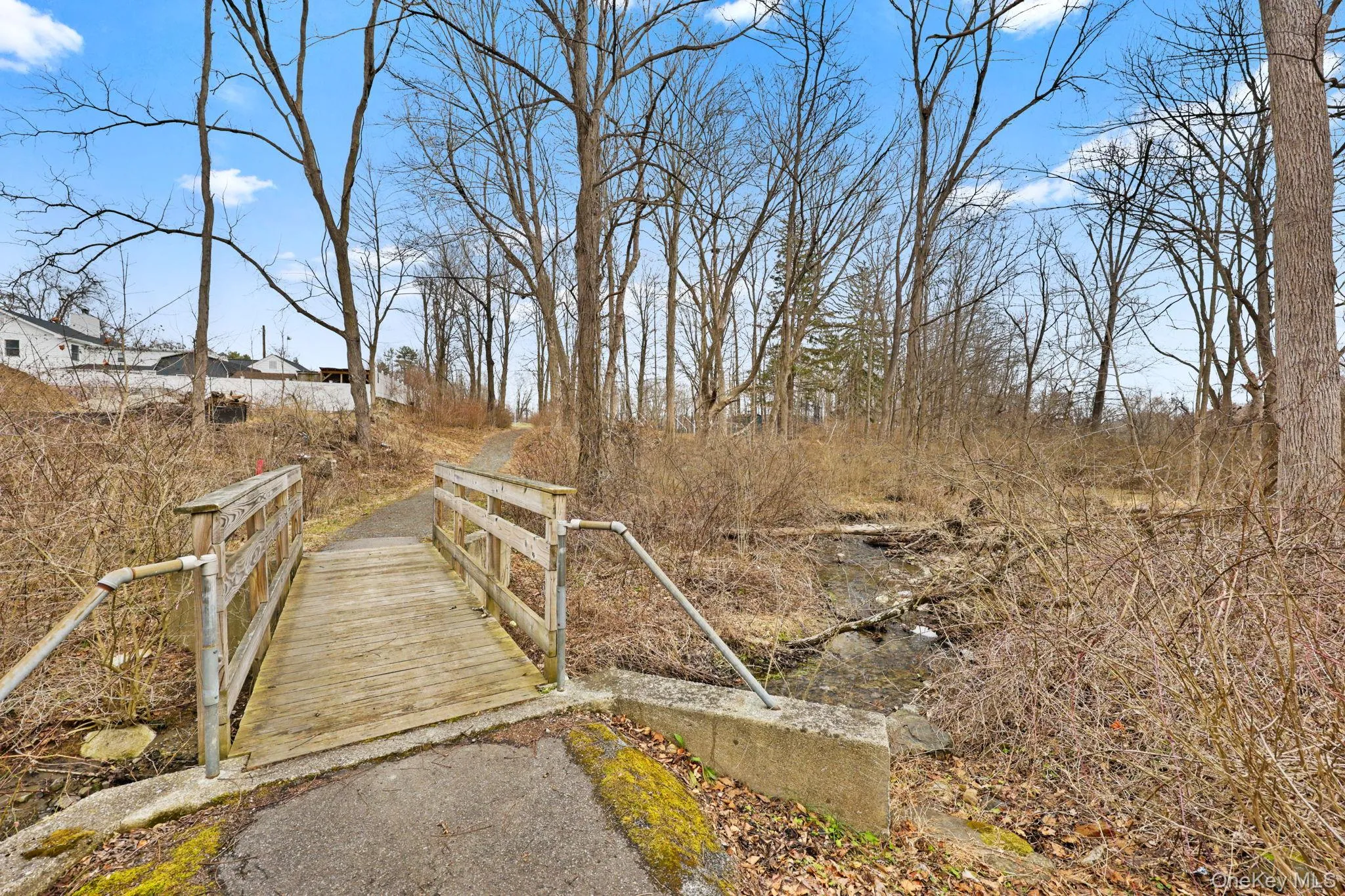 Parks nearby. Parks nearby.