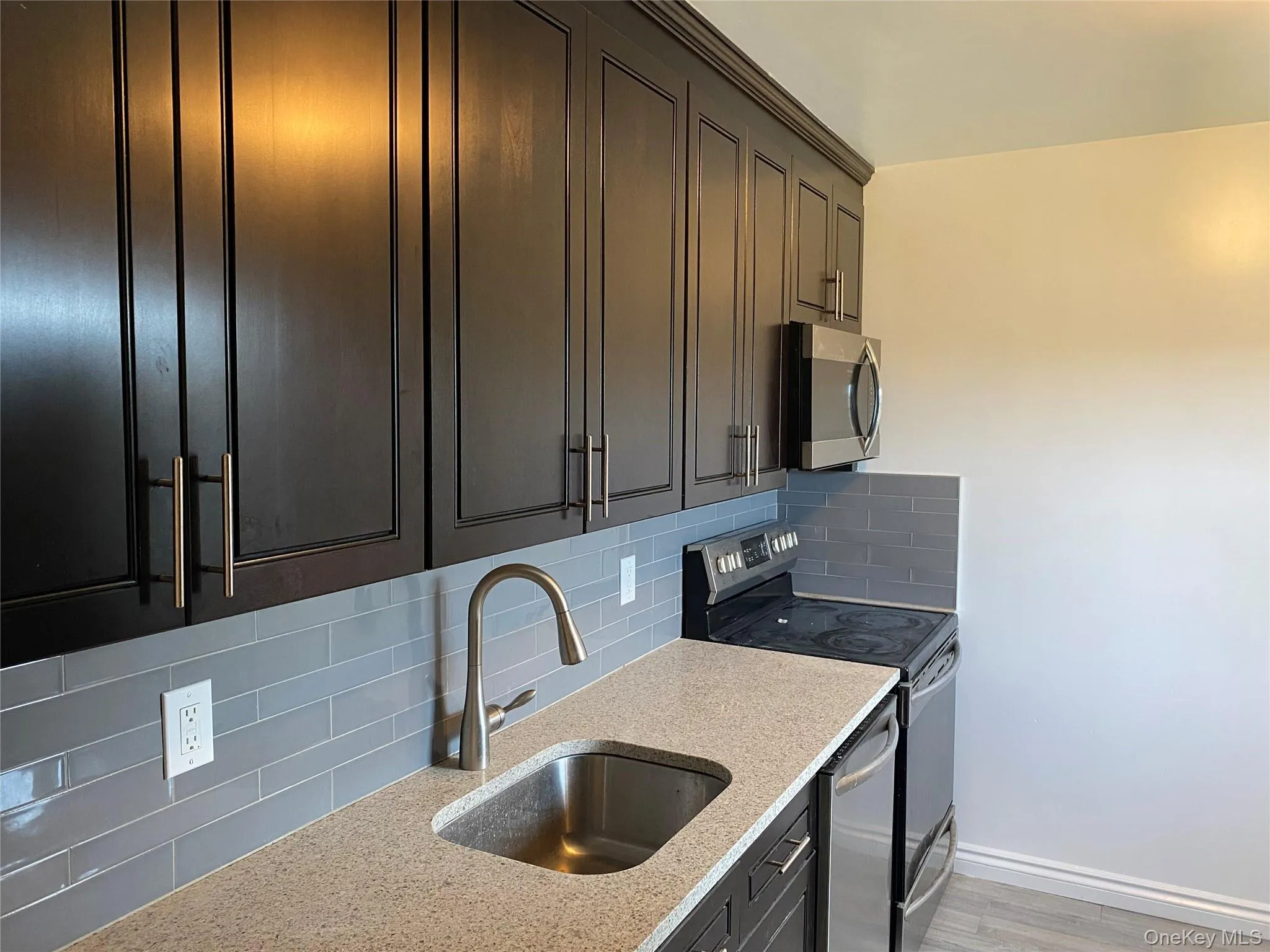 336 Kensington Lane, Oyster Bay, NY, 2 Bedrooms Bedrooms, 5 Rooms Rooms,2 BathroomsBathrooms,Residential Lease,For Rent,Kensington,0,973858 336 Kensington Lane, Oyster Bay, NY, 2 Bedrooms Bedrooms, 5 Rooms Rooms,2 BathroomsBathrooms,Residential Lease,For Rent,Kensington,0,973858