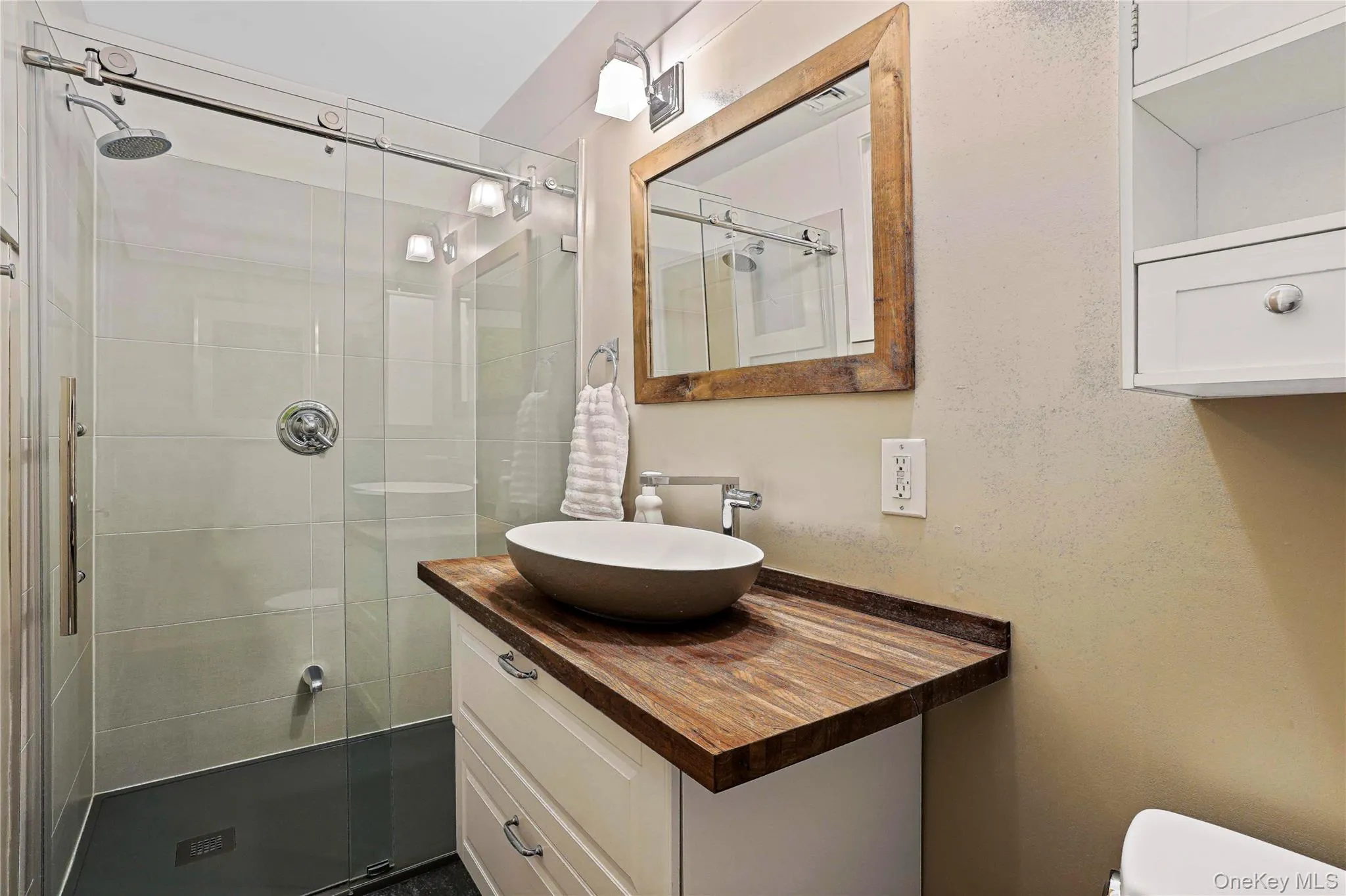 493 Warburton Avenue, Greenburgh, NY, 4 Bedrooms Bedrooms, 8 Rooms Rooms,3 BathroomsBathrooms,Residential Lease,For Rent,Warburton,0,973868 493 Warburton Avenue, Greenburgh, NY, 4 Bedrooms Bedrooms, 8 Rooms Rooms,3 BathroomsBathrooms,Residential Lease,For Rent,Warburton,0,973868
