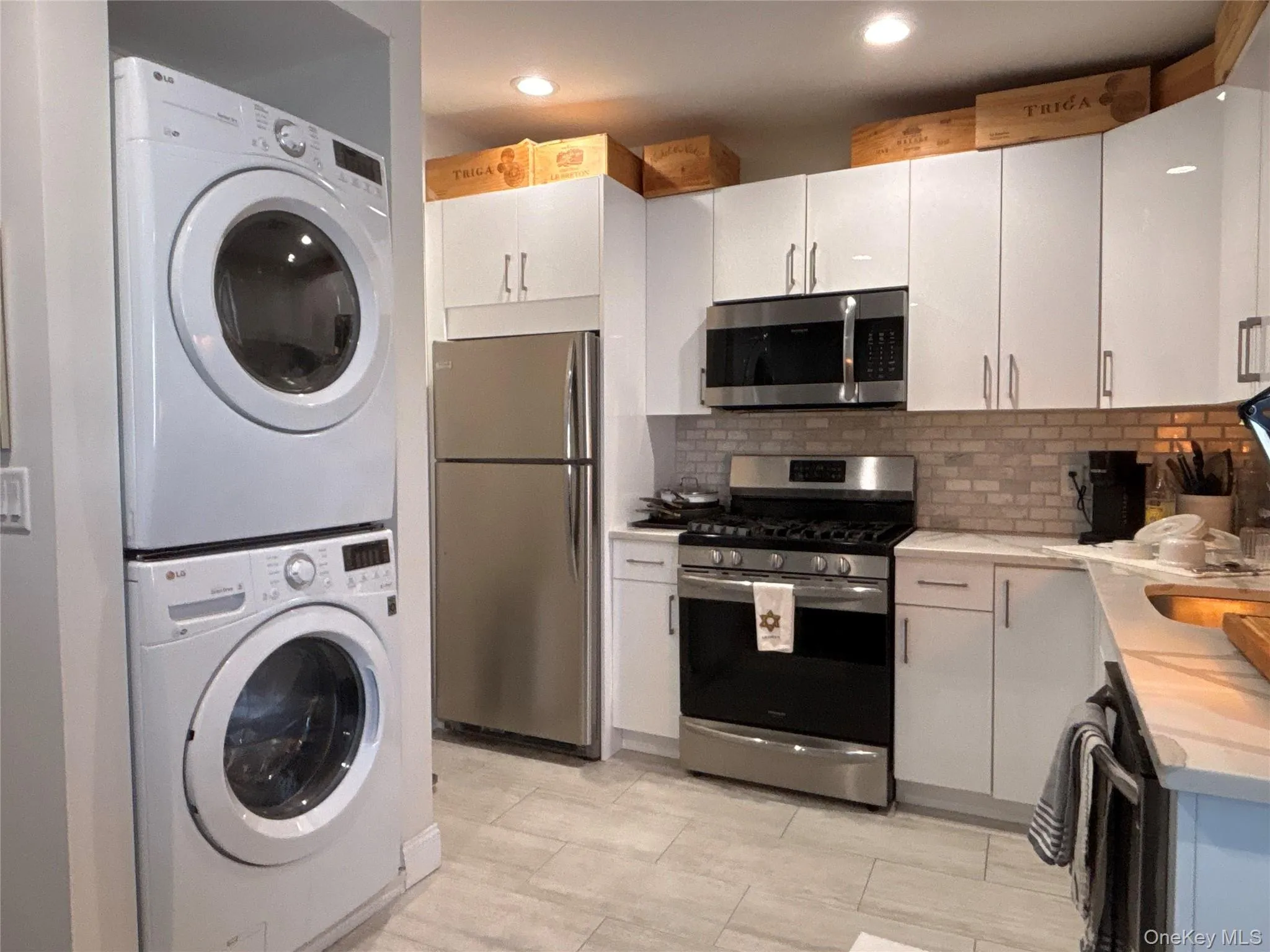 3 Bryant Avenue, North Hempstead, NY, 2 Bedrooms Bedrooms, 4 Rooms Rooms,1 BathroomBathrooms,Residential Lease,For Rent,Bryant,0,973886 3 Bryant Avenue, North Hempstead, NY, 2 Bedrooms Bedrooms, 4 Rooms Rooms,1 BathroomBathrooms,Residential Lease,For Rent,Bryant,0,973886