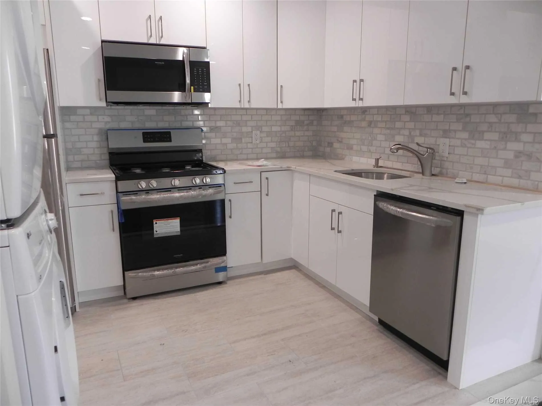 3 Bryant Avenue, North Hempstead, NY, 2 Bedrooms Bedrooms, 4 Rooms Rooms,1 BathroomBathrooms,Residential Lease,For Rent,Bryant,0,973886 3 Bryant Avenue, North Hempstead, NY, 2 Bedrooms Bedrooms, 4 Rooms Rooms,1 BathroomBathrooms,Residential Lease,For Rent,Bryant,0,973886