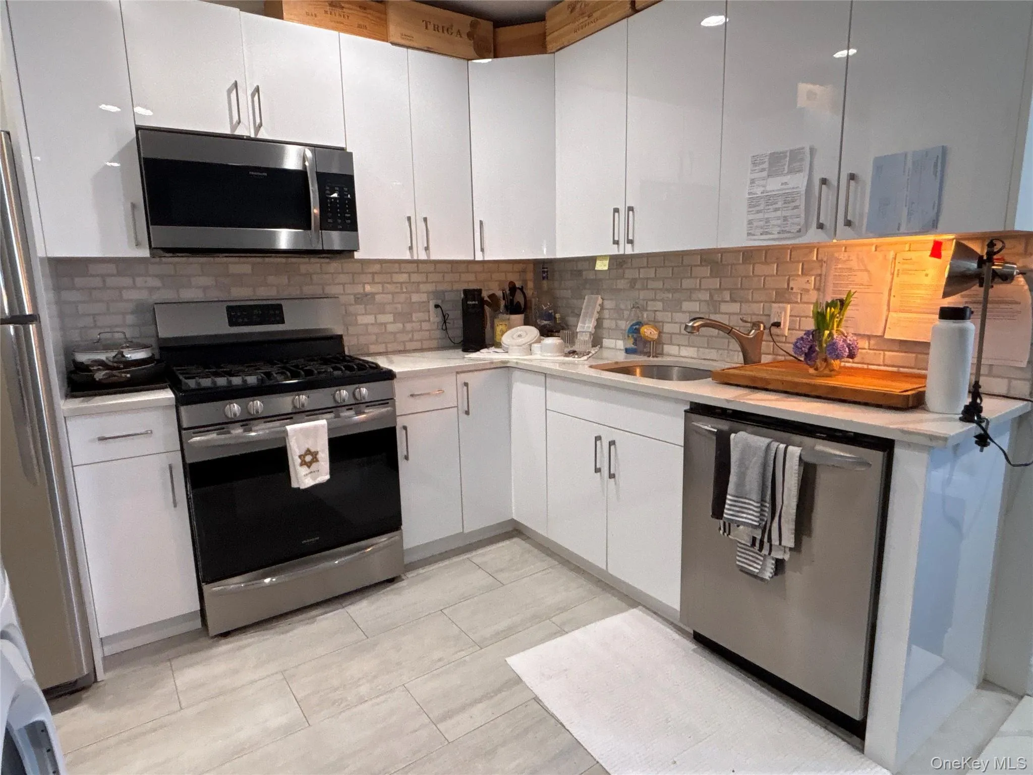 3 Bryant Avenue, North Hempstead, NY, 2 Bedrooms Bedrooms, 4 Rooms Rooms,1 BathroomBathrooms,Residential Lease,For Rent,Bryant,0,973886 3 Bryant Avenue, North Hempstead, NY, 2 Bedrooms Bedrooms, 4 Rooms Rooms,1 BathroomBathrooms,Residential Lease,For Rent,Bryant,0,973886