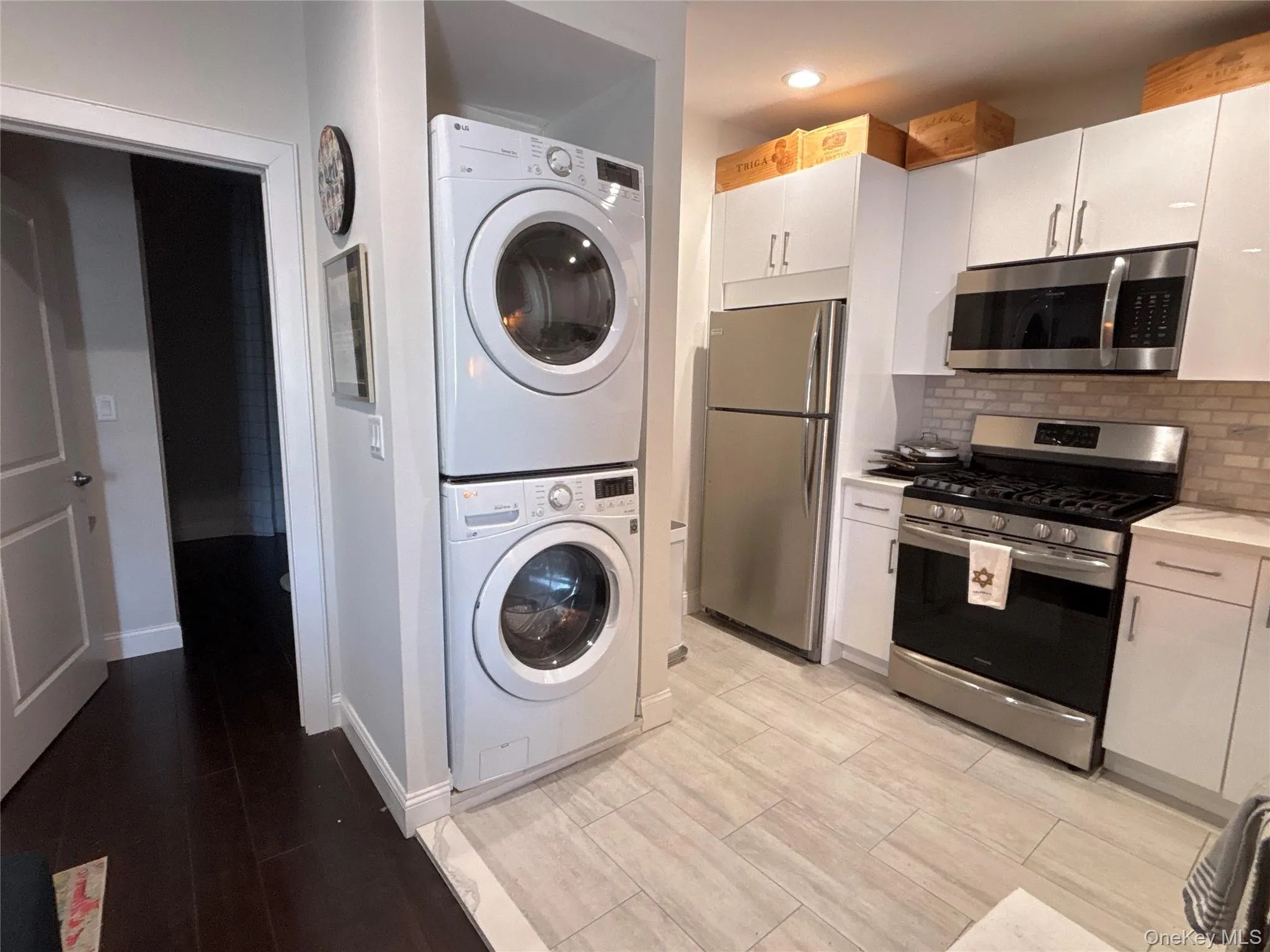 3 Bryant Avenue, North Hempstead, NY, 2 Bedrooms Bedrooms, 4 Rooms Rooms,1 BathroomBathrooms,Residential Lease,For Rent,Bryant,0,973886 3 Bryant Avenue, North Hempstead, NY, 2 Bedrooms Bedrooms, 4 Rooms Rooms,1 BathroomBathrooms,Residential Lease,For Rent,Bryant,0,973886