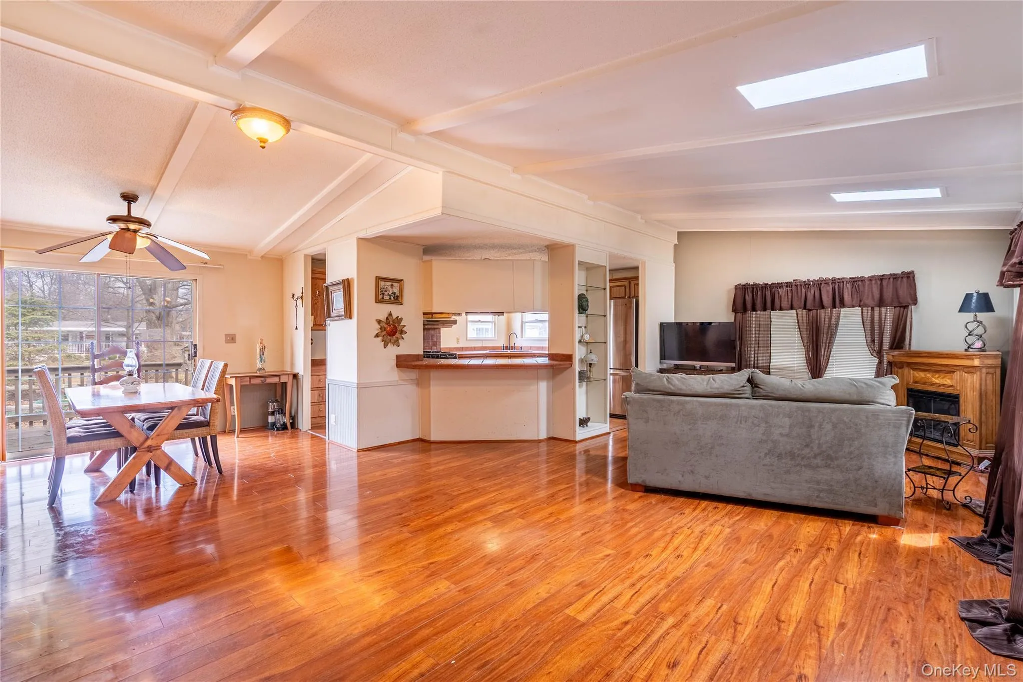 10 Apple Lane, New Paltz, NY, 3 Bedrooms Bedrooms, 7 Rooms Rooms,2 BathroomsBathrooms,Residential Sale,For Rent,Apple,0,973914 10 Apple Lane, New Paltz, NY, 3 Bedrooms Bedrooms, 7 Rooms Rooms,2 BathroomsBathrooms,Residential Sale,For Rent,Apple,0,973914