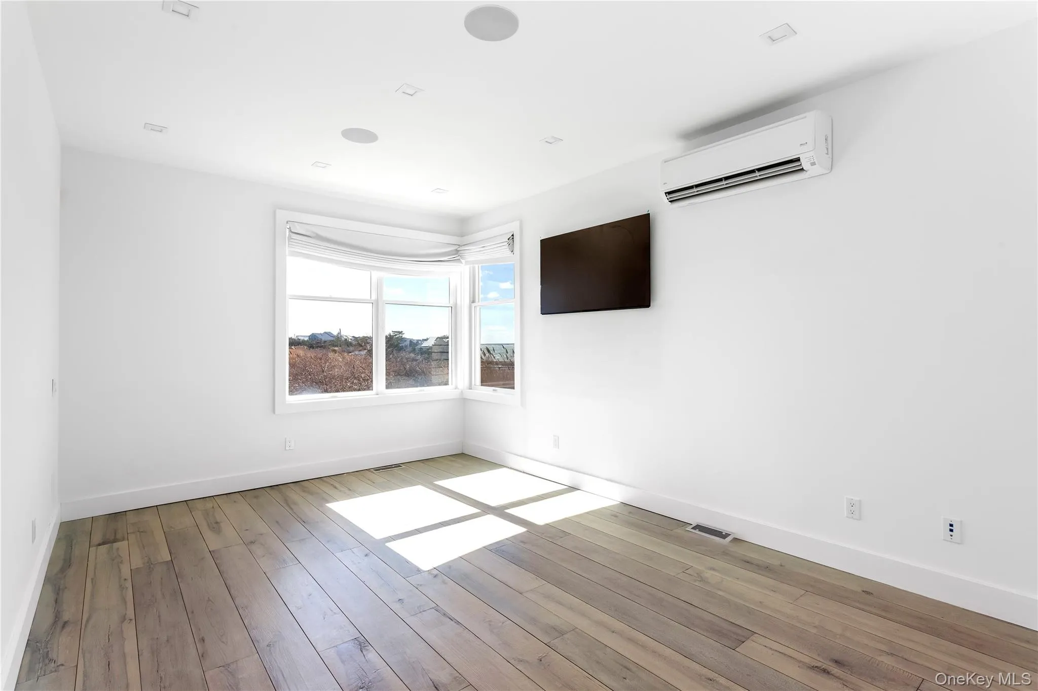 580 Dune Road, Southampton, NY, 3 Bedrooms Bedrooms, 7 Rooms Rooms,2 BathroomsBathrooms,Residential,For Rent,Dune,0,973928 580 Dune Road, Southampton, NY, 3 Bedrooms Bedrooms, 7 Rooms Rooms,2 BathroomsBathrooms,Residential,For Rent,Dune,0,973928