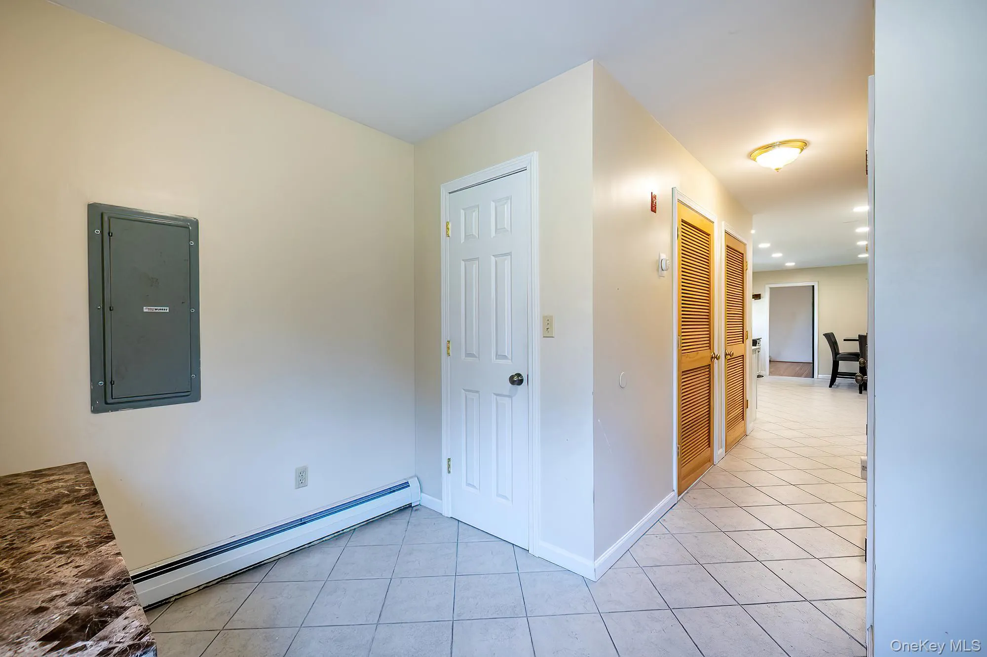 Side Entranceway Side Entranceway