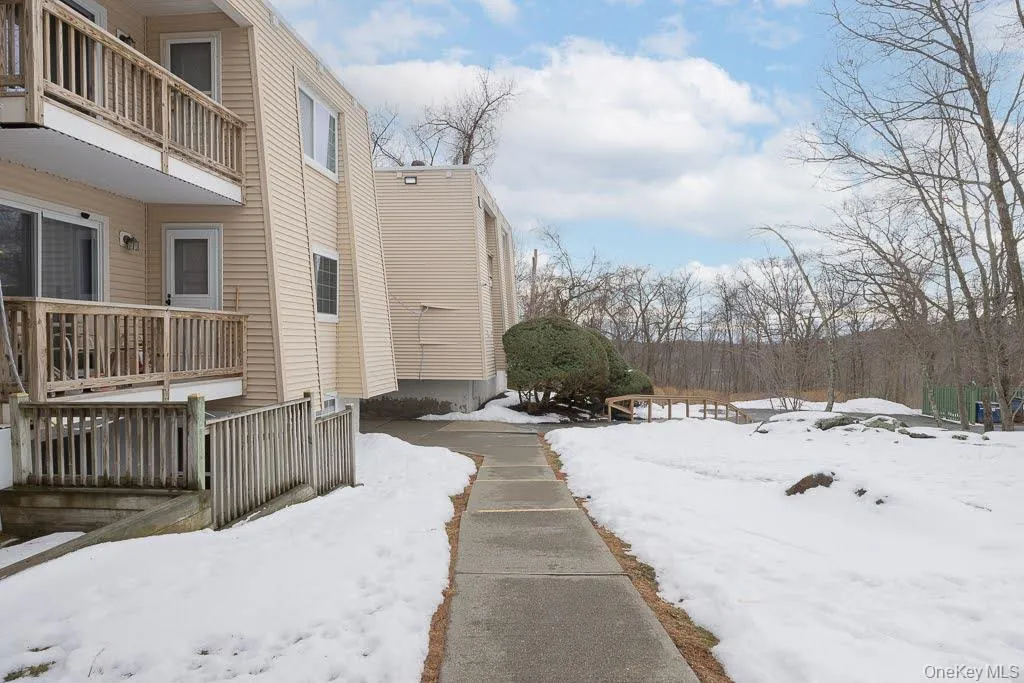 506 Fox Run Lane, Carmel, NY, 1 Bedroom Bedrooms, 4 Rooms Rooms,1 BathroomBathrooms,Residential Lease,For Rent,Fox Run,0,973940 506 Fox Run Lane, Carmel, NY, 1 Bedroom Bedrooms, 4 Rooms Rooms,1 BathroomBathrooms,Residential Lease,For Rent,Fox Run,0,973940