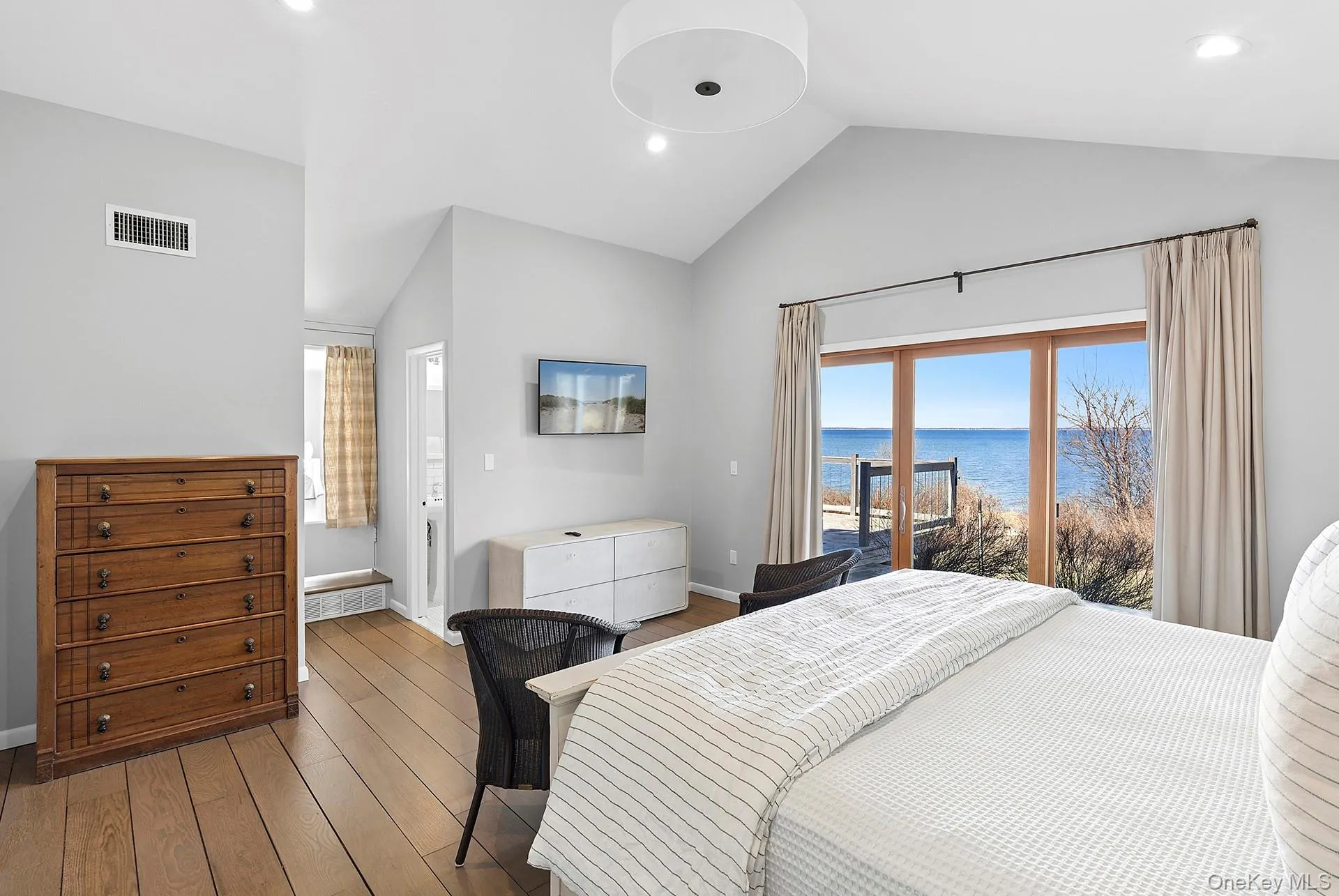 22 Peconic Crescent, Southampton, NY, 2 Bedrooms Bedrooms, 7 Rooms Rooms,3 BathroomsBathrooms,Residential,For Rent,Peconic Crescent,0,973960 22 Peconic Crescent, Southampton, NY, 2 Bedrooms Bedrooms, 7 Rooms Rooms,3 BathroomsBathrooms,Residential,For Rent,Peconic Crescent,0,973960