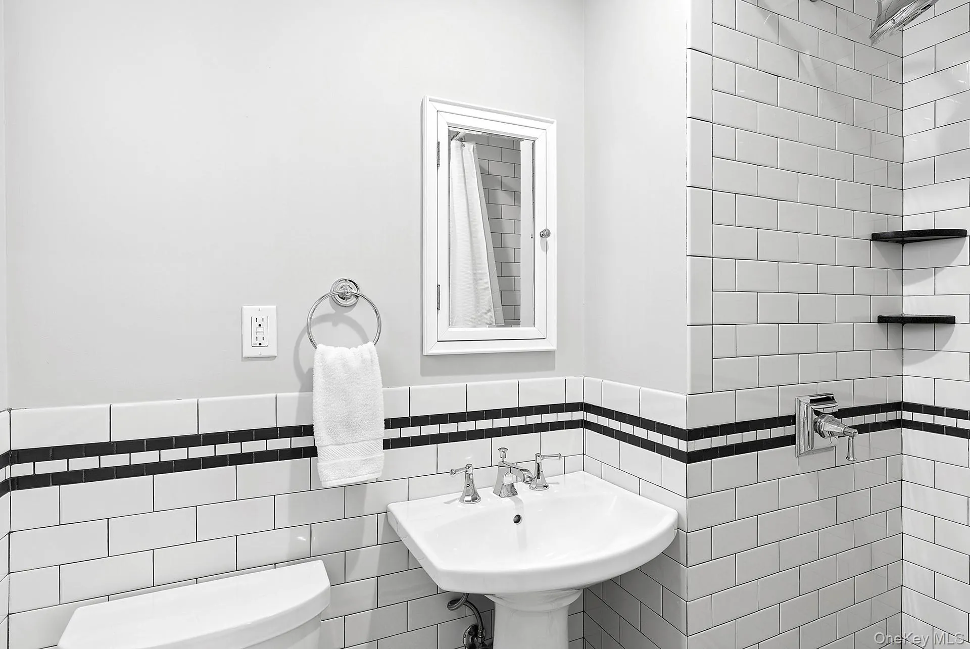 22 Peconic Crescent, Southampton, NY, 2 Bedrooms Bedrooms, 7 Rooms Rooms,3 BathroomsBathrooms,Residential,For Rent,Peconic Crescent,0,973960 22 Peconic Crescent, Southampton, NY, 2 Bedrooms Bedrooms, 7 Rooms Rooms,3 BathroomsBathrooms,Residential,For Rent,Peconic Crescent,0,973960