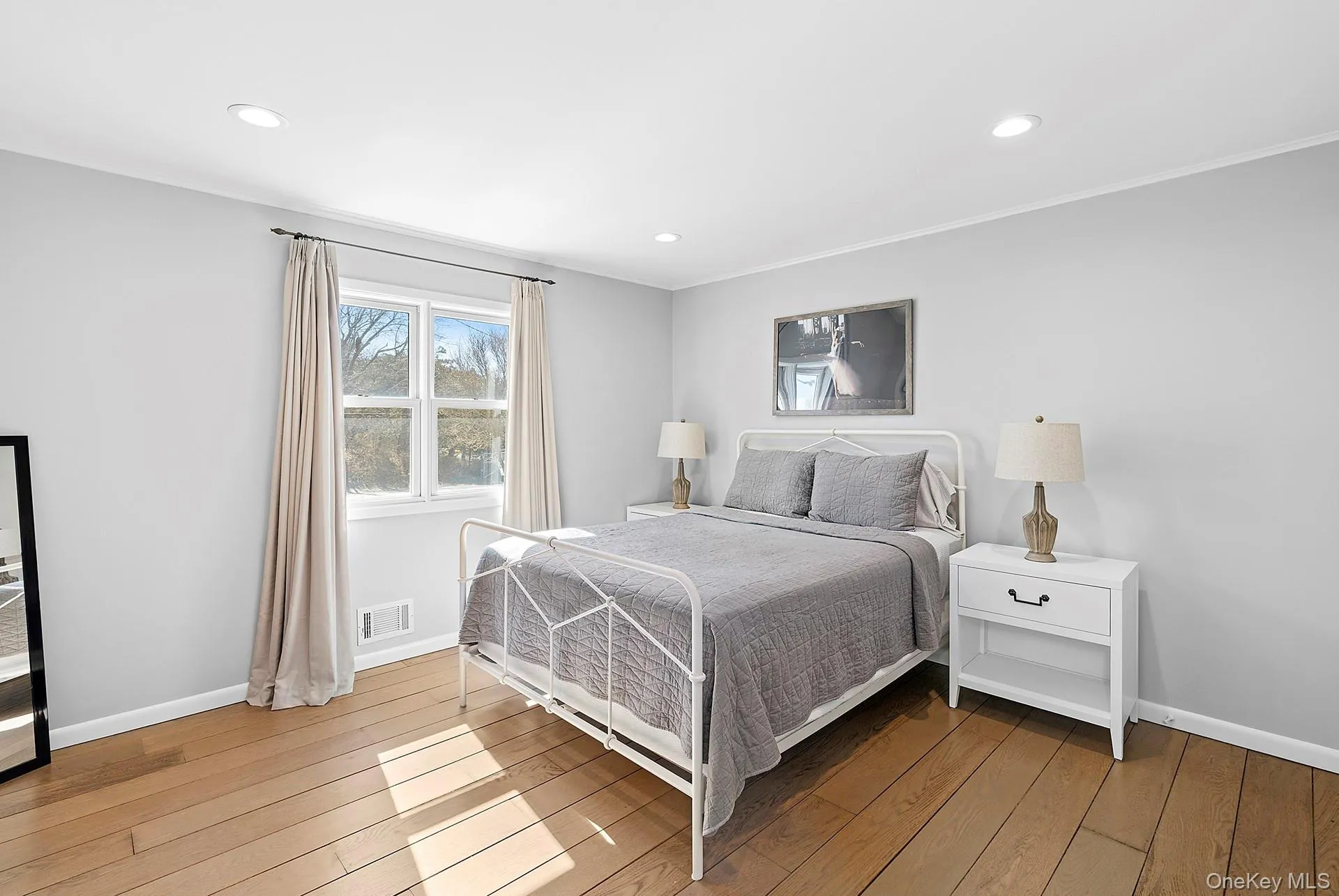 22 Peconic Crescent, Southampton, NY, 2 Bedrooms Bedrooms, 7 Rooms Rooms,3 BathroomsBathrooms,Residential,For Rent,Peconic Crescent,0,973960 22 Peconic Crescent, Southampton, NY, 2 Bedrooms Bedrooms, 7 Rooms Rooms,3 BathroomsBathrooms,Residential,For Rent,Peconic Crescent,0,973960