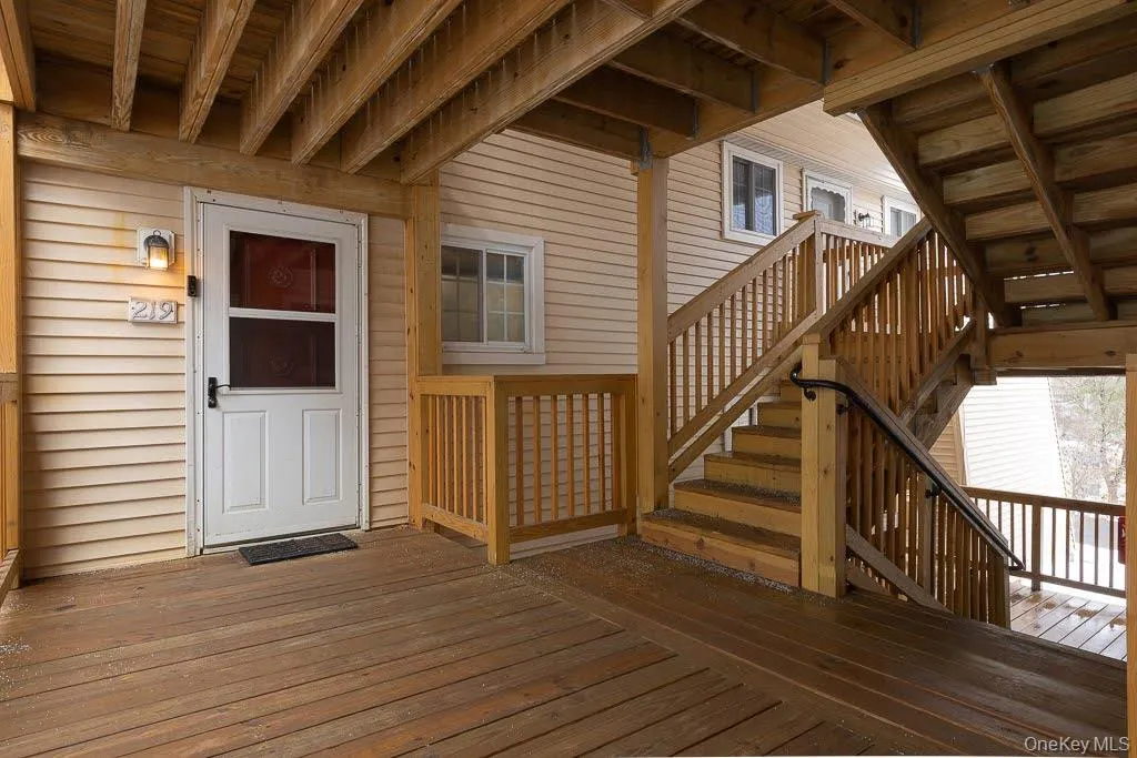 Unit on the second floor. Unit on the second floor.