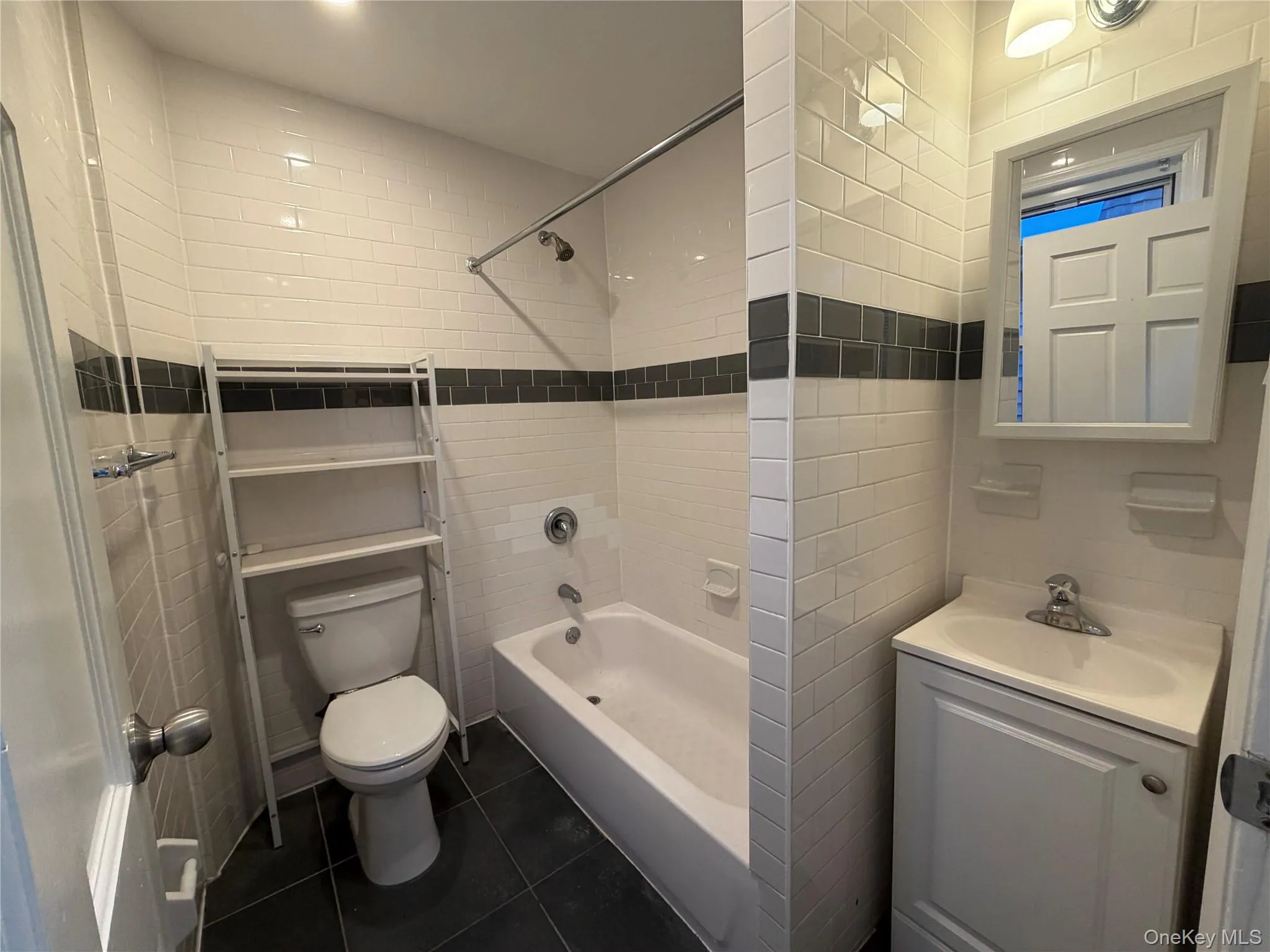 181 Beach 90th Street, New York, NY, 2 Bedrooms Bedrooms, 5 Rooms Rooms,1 BathroomBathrooms,Residential Lease,For Rent,Beach 90th,0,973993 181 Beach 90th Street, New York, NY, 2 Bedrooms Bedrooms, 5 Rooms Rooms,1 BathroomBathrooms,Residential Lease,For Rent,Beach 90th,0,973993