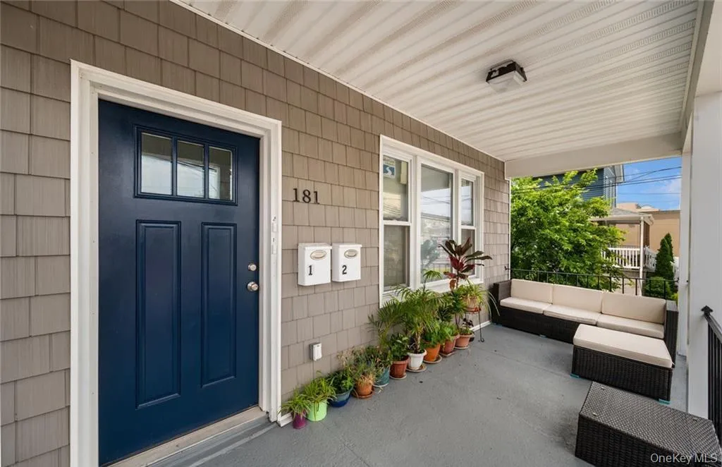 181 Beach 90th Street, New York, NY, 2 Bedrooms Bedrooms, 5 Rooms Rooms,1 BathroomBathrooms,Residential Lease,For Rent,Beach 90th,0,973993 181 Beach 90th Street, New York, NY, 2 Bedrooms Bedrooms, 5 Rooms Rooms,1 BathroomBathrooms,Residential Lease,For Rent,Beach 90th,0,973993