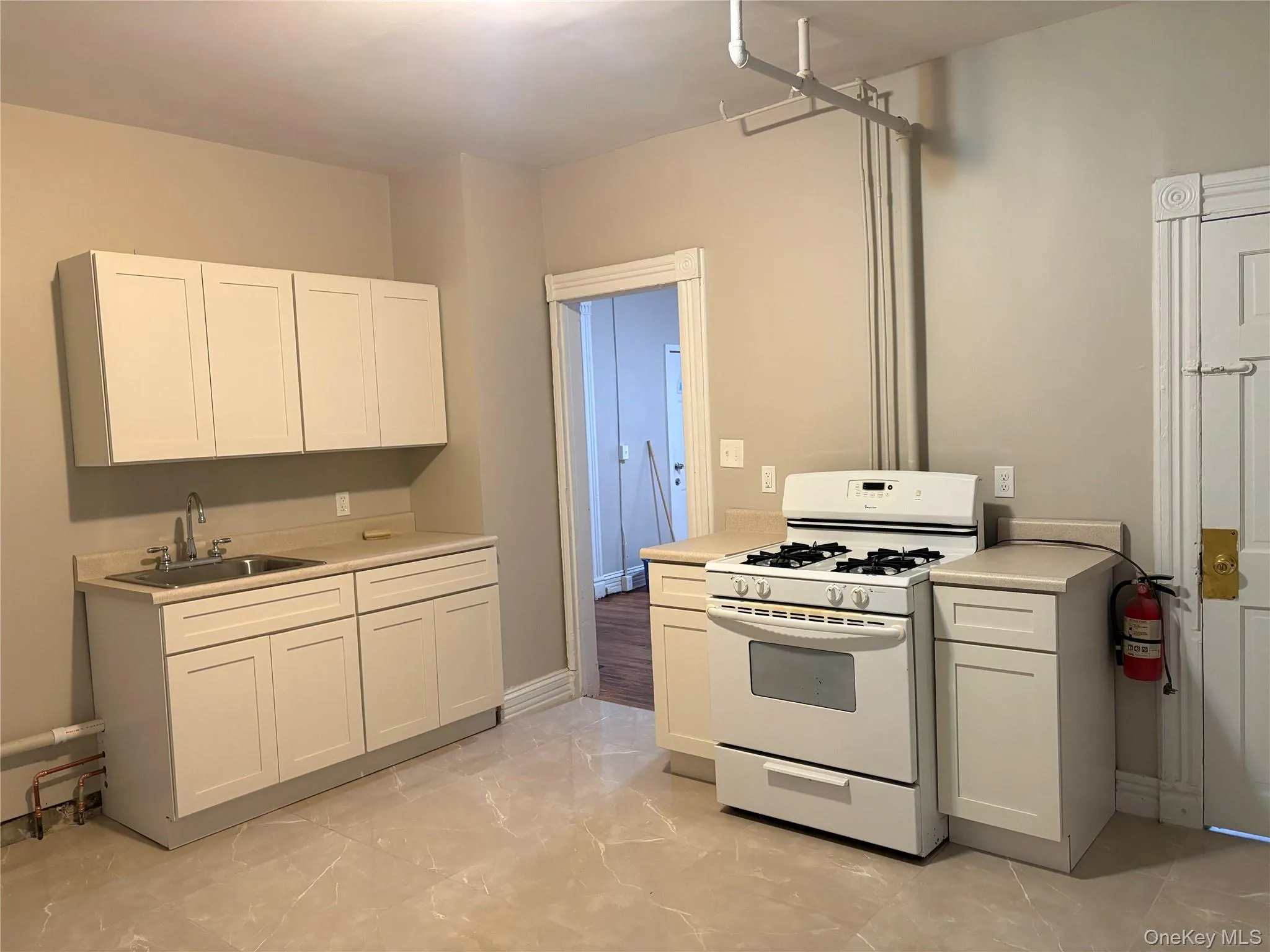 77 Linden Avenue, Middletown, NY, 1 Bedroom Bedrooms, 3 Rooms Rooms,1 BathroomBathrooms,Residential Lease,For Rent,Linden,0,973998 77 Linden Avenue, Middletown, NY, 1 Bedroom Bedrooms, 3 Rooms Rooms,1 BathroomBathrooms,Residential Lease,For Rent,Linden,0,973998