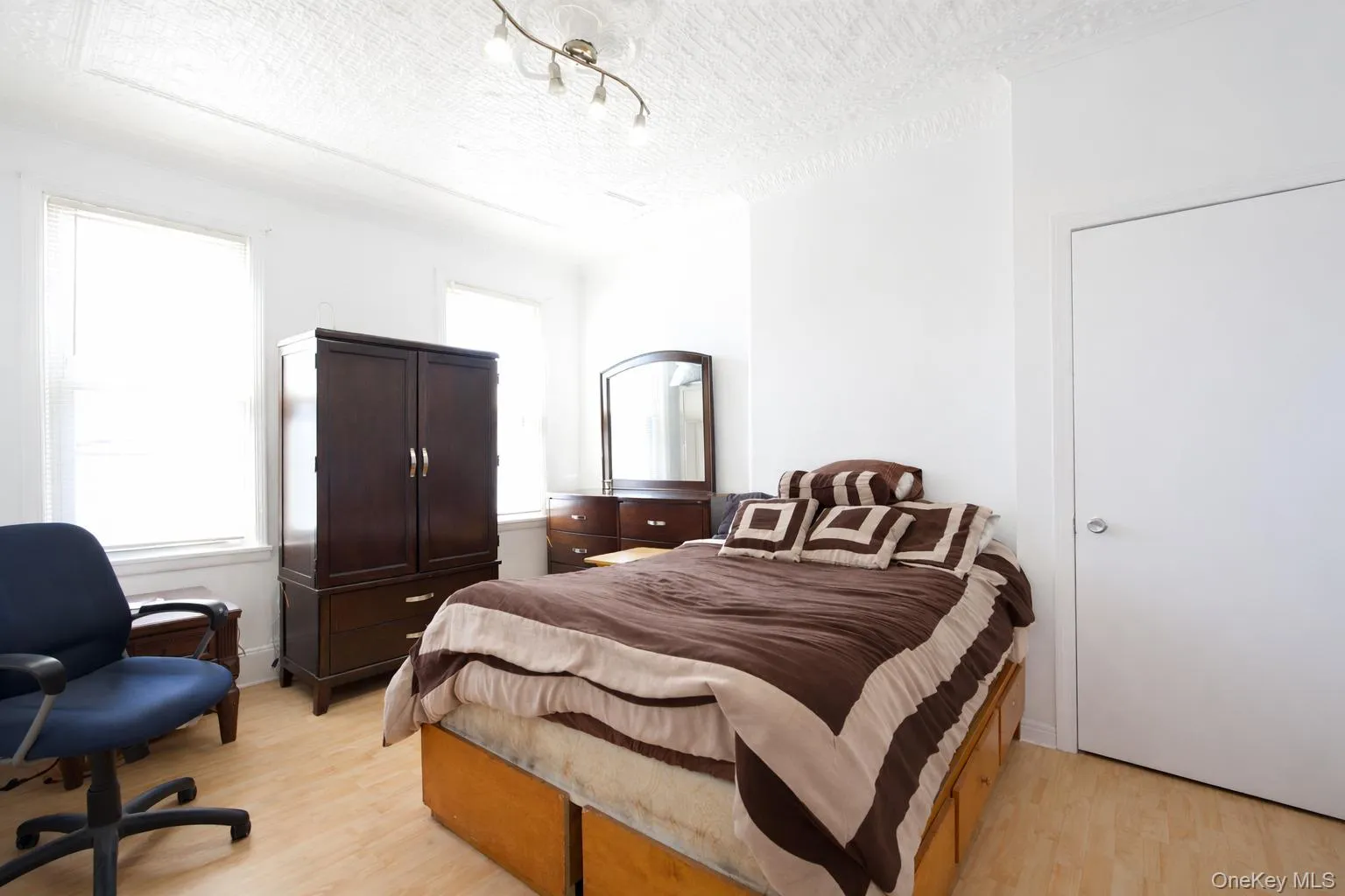 6089 54th Street, New York, NY, 2 Bedrooms Bedrooms, 6 Rooms Rooms,1 BathroomBathrooms,Residential Lease,For Rent,54th,0,974001 6089 54th Street, New York, NY, 2 Bedrooms Bedrooms, 6 Rooms Rooms,1 BathroomBathrooms,Residential Lease,For Rent,54th,0,974001
