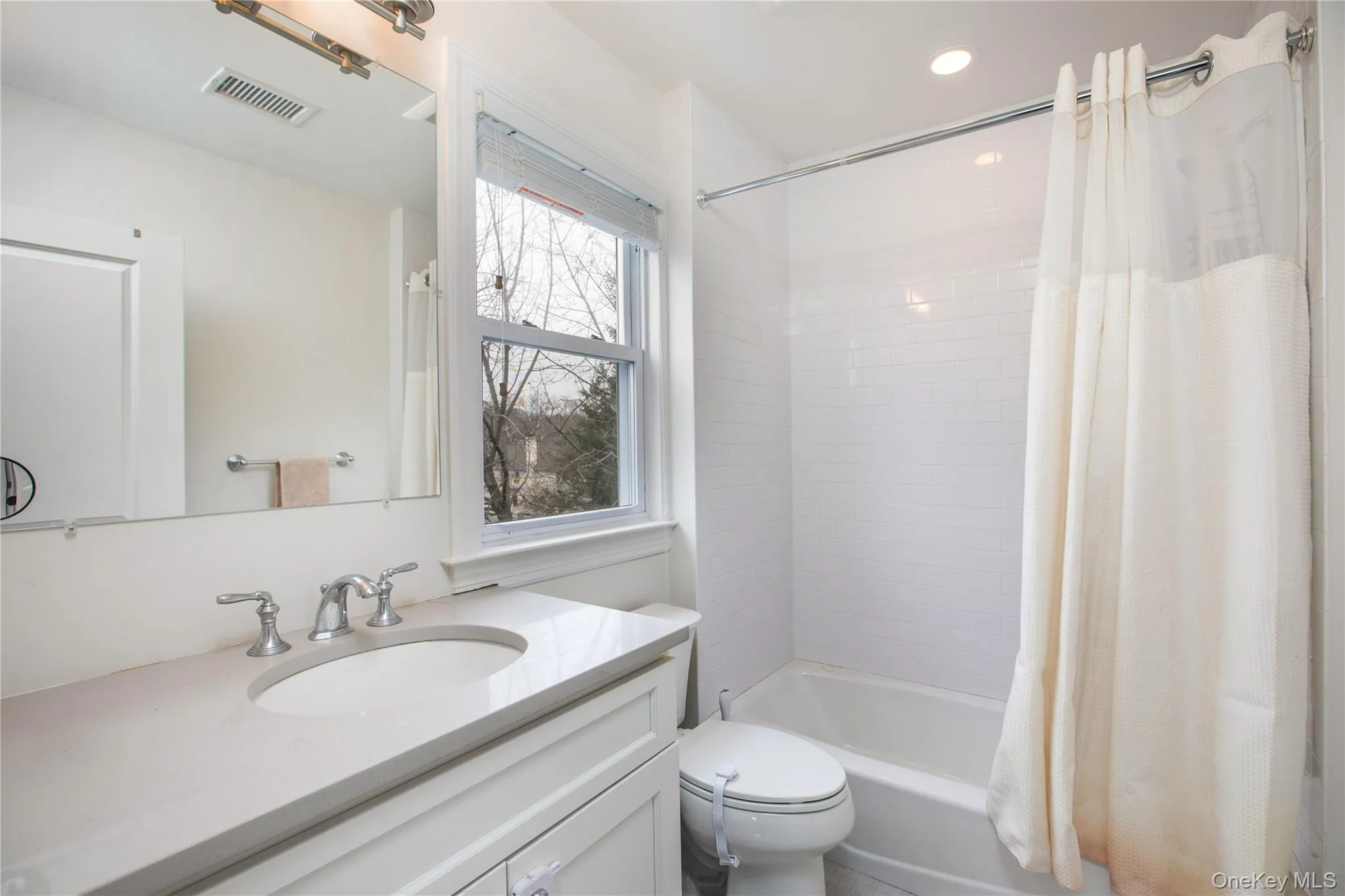 Full Bathroom Full Bathroom