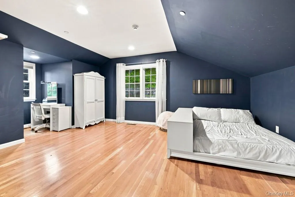 4th Spacious Bedroom with 2 Exposures 4th Spacious Bedroom with 2 Exposures