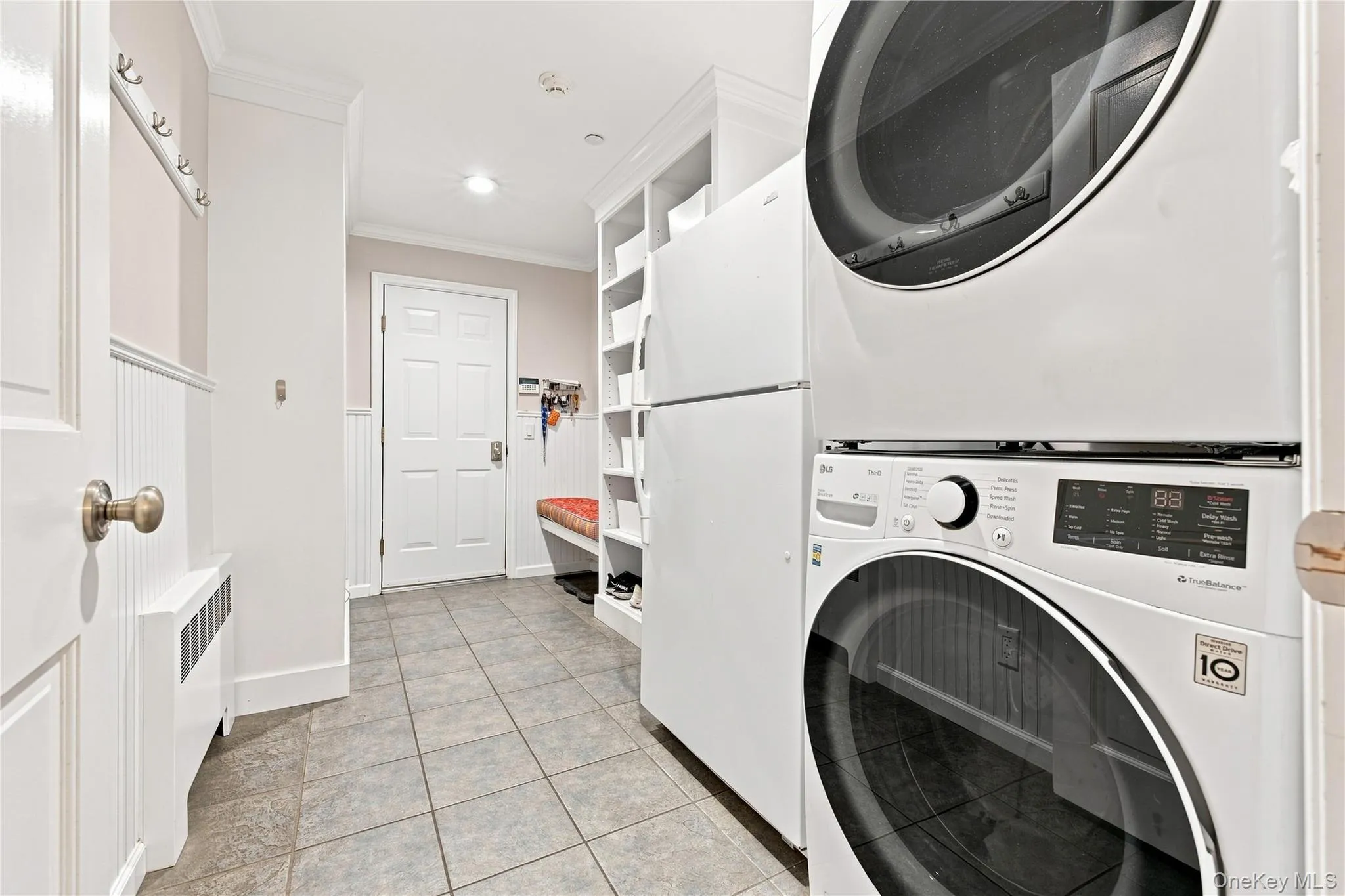 Complete with Built in Shelving and Laundry Complete with Built in Shelving and Laundry