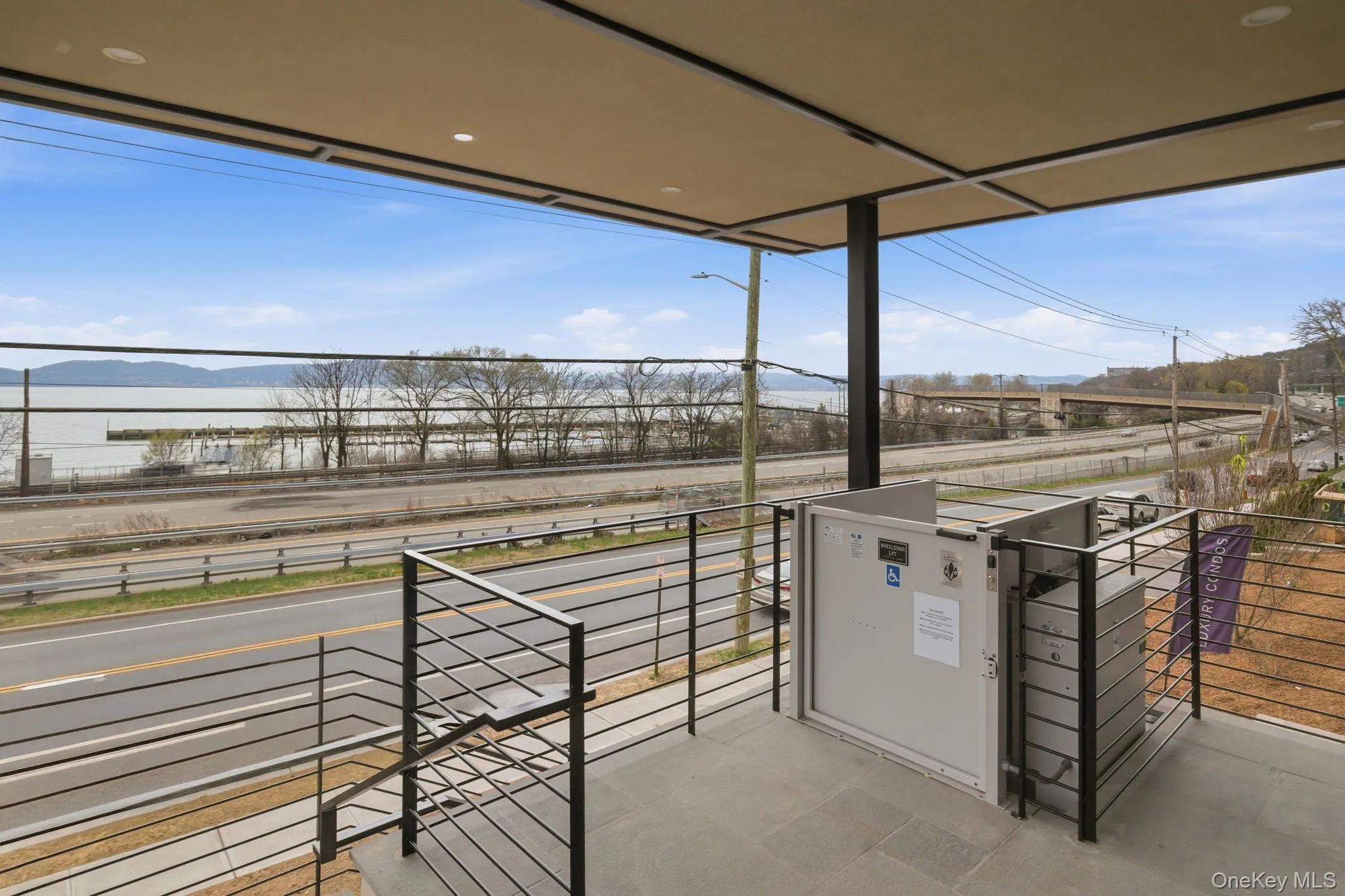 Hudson River views are woven into the everyday experience at 25 S Riverside Avenue, from the building's entry to the rooftop oasis above. Hudson River views are woven into the everyday experience at 25 S Riverside Avenue, from the building's entry to the rooftop oasis above.