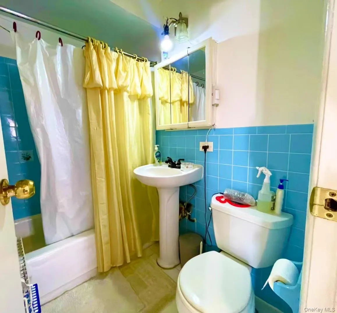 4618 161st Street, New York, NY, 2 Bedrooms Bedrooms, 6 Rooms Rooms,2 BathroomsBathrooms,Residential,For Rent,161st,0,974011 4618 161st Street, New York, NY, 2 Bedrooms Bedrooms, 6 Rooms Rooms,2 BathroomsBathrooms,Residential,For Rent,161st,0,974011