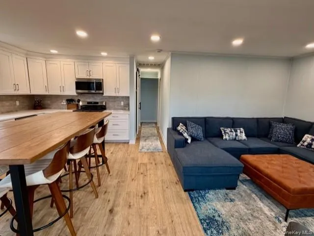 409a Dune Road, Southampton, NY, 3 Bedrooms Bedrooms, 6 Rooms Rooms,1 BathroomBathrooms,Residential Lease,For Rent,Dune,0,974020 409a Dune Road, Southampton, NY, 3 Bedrooms Bedrooms, 6 Rooms Rooms,1 BathroomBathrooms,Residential Lease,For Rent,Dune,0,974020