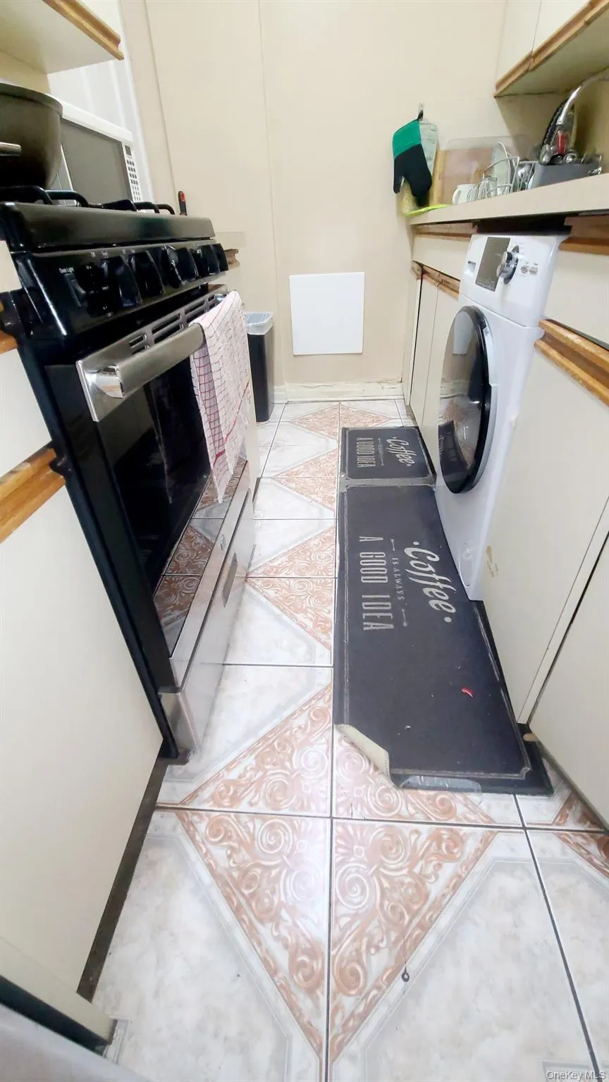 105-26 63rd Road, New York, NY, 2 Bedrooms Bedrooms, 4 Rooms Rooms,1 BathroomBathrooms,Residential Lease,For Rent,63rd,0,974041 105-26 63rd Road, New York, NY, 2 Bedrooms Bedrooms, 4 Rooms Rooms,1 BathroomBathrooms,Residential Lease,For Rent,63rd,0,974041