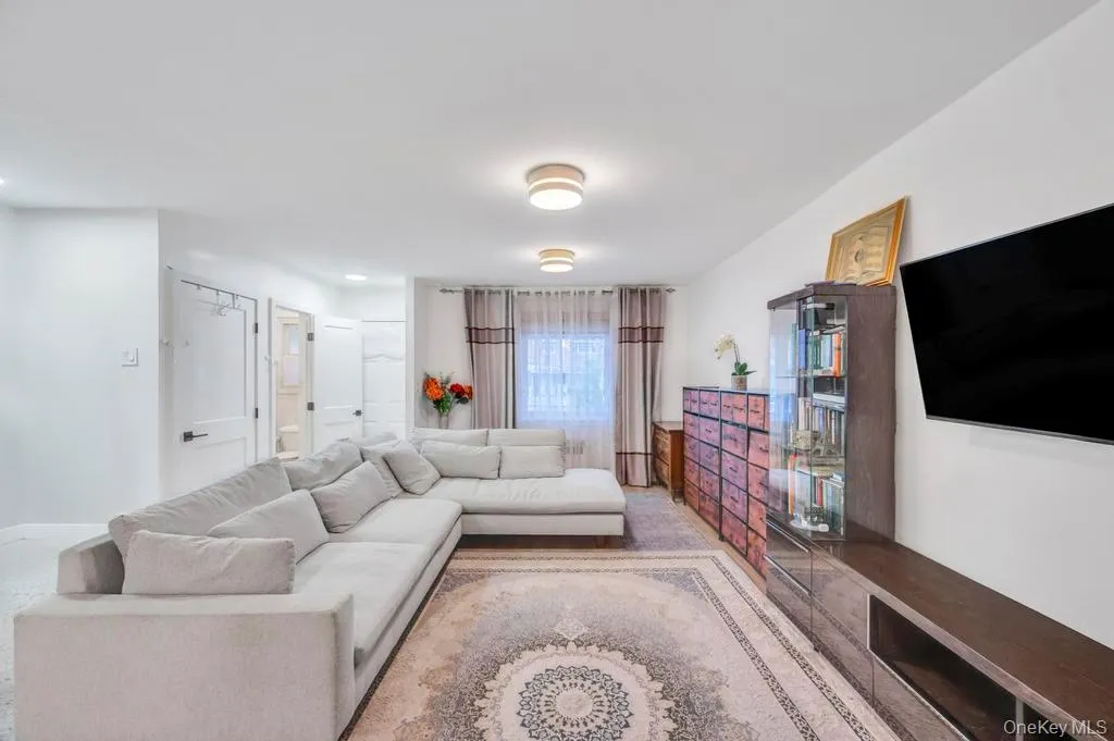 2033 68th Street, New York, NY, 3 Bedrooms Bedrooms, 10 Rooms Rooms,2 BathroomsBathrooms,Residential,For Rent,68th,0,974045 2033 68th Street, New York, NY, 3 Bedrooms Bedrooms, 10 Rooms Rooms,2 BathroomsBathrooms,Residential,For Rent,68th,0,974045