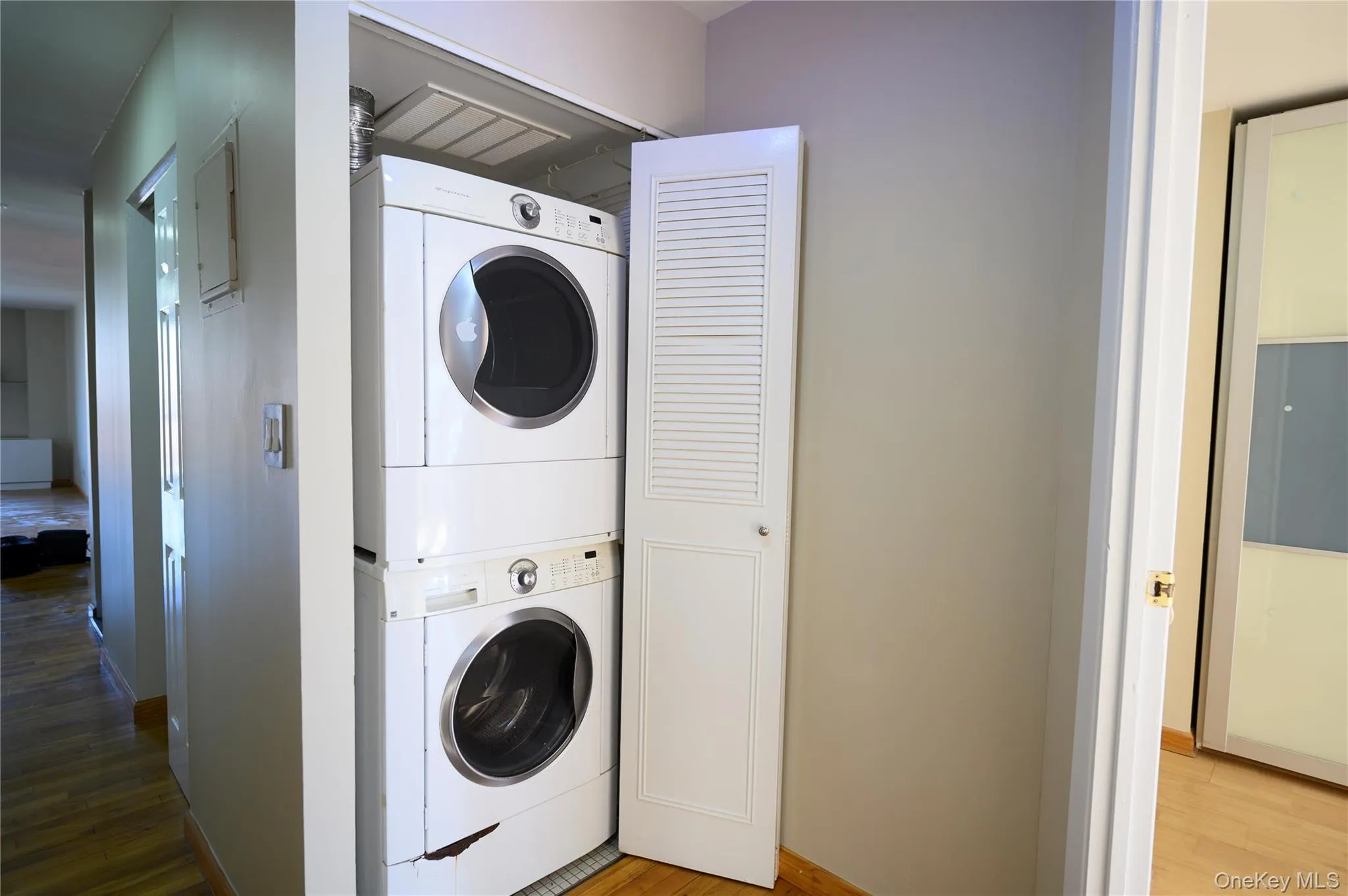 7124 164th Street, New York, NY, 3 Bedrooms Bedrooms, 8 Rooms Rooms,2 BathroomsBathrooms,Residential Sale,For Rent,164th,0,974053 7124 164th Street, New York, NY, 3 Bedrooms Bedrooms, 8 Rooms Rooms,2 BathroomsBathrooms,Residential Sale,For Rent,164th,0,974053