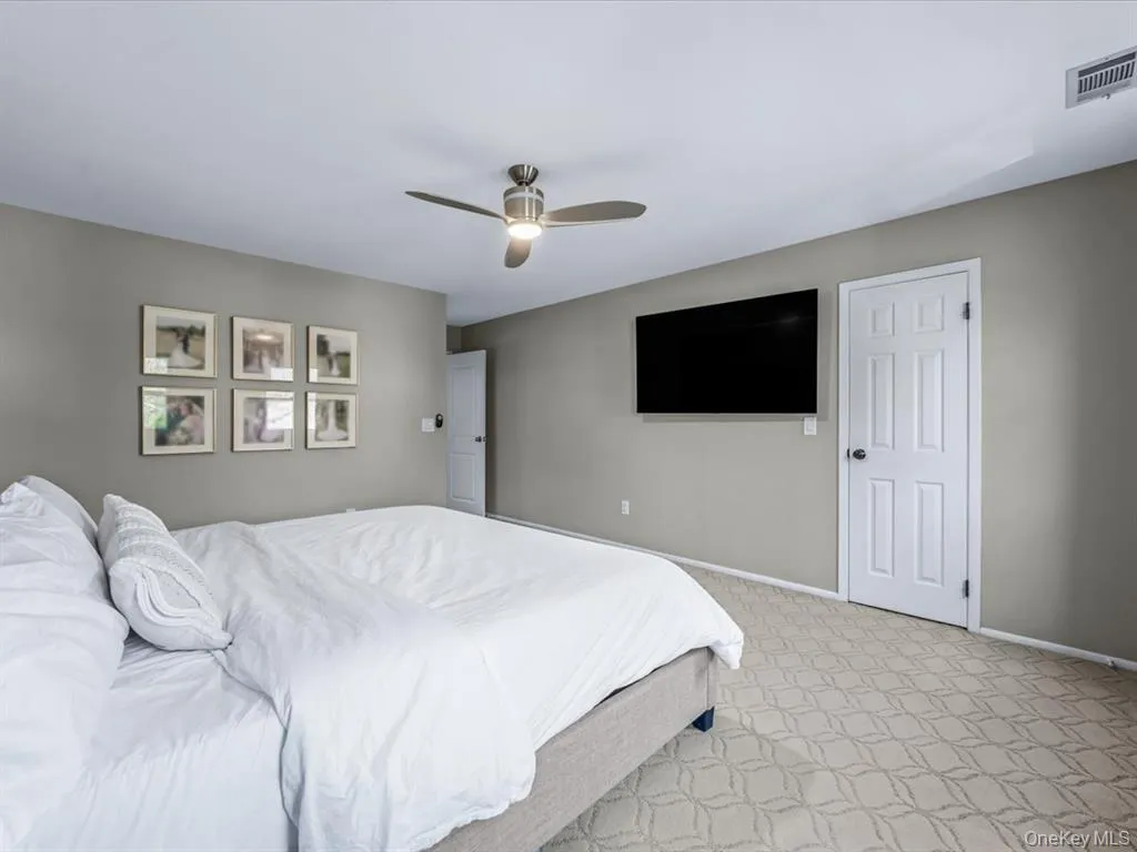 54 Hidden Ridge Drive, Oyster Bay, NY, 3 Bedrooms Bedrooms, 8 Rooms Rooms,2 BathroomsBathrooms,Residential Lease,For Rent,Hidden Ridge,0,974072 54 Hidden Ridge Drive, Oyster Bay, NY, 3 Bedrooms Bedrooms, 8 Rooms Rooms,2 BathroomsBathrooms,Residential Lease,For Rent,Hidden Ridge,0,974072