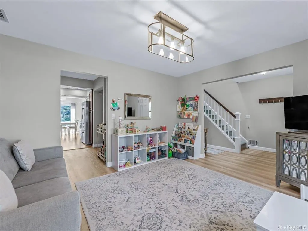 54 Hidden Ridge Drive, Oyster Bay, NY, 3 Bedrooms Bedrooms, 8 Rooms Rooms,2 BathroomsBathrooms,Residential Lease,For Rent,Hidden Ridge,0,974072 54 Hidden Ridge Drive, Oyster Bay, NY, 3 Bedrooms Bedrooms, 8 Rooms Rooms,2 BathroomsBathrooms,Residential Lease,For Rent,Hidden Ridge,0,974072