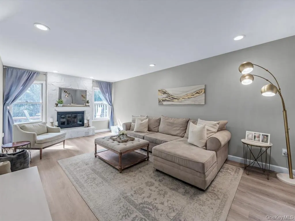 54 Hidden Ridge Drive, Oyster Bay, NY, 3 Bedrooms Bedrooms, 8 Rooms Rooms,2 BathroomsBathrooms,Residential Lease,For Rent,Hidden Ridge,0,974072 54 Hidden Ridge Drive, Oyster Bay, NY, 3 Bedrooms Bedrooms, 8 Rooms Rooms,2 BathroomsBathrooms,Residential Lease,For Rent,Hidden Ridge,0,974072