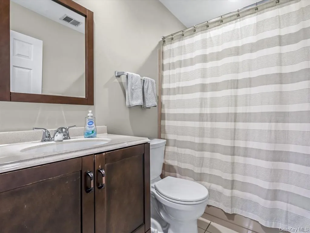 54 Hidden Ridge Drive, Oyster Bay, NY, 3 Bedrooms Bedrooms, 8 Rooms Rooms,2 BathroomsBathrooms,Residential Lease,For Rent,Hidden Ridge,0,974072 54 Hidden Ridge Drive, Oyster Bay, NY, 3 Bedrooms Bedrooms, 8 Rooms Rooms,2 BathroomsBathrooms,Residential Lease,For Rent,Hidden Ridge,0,974072